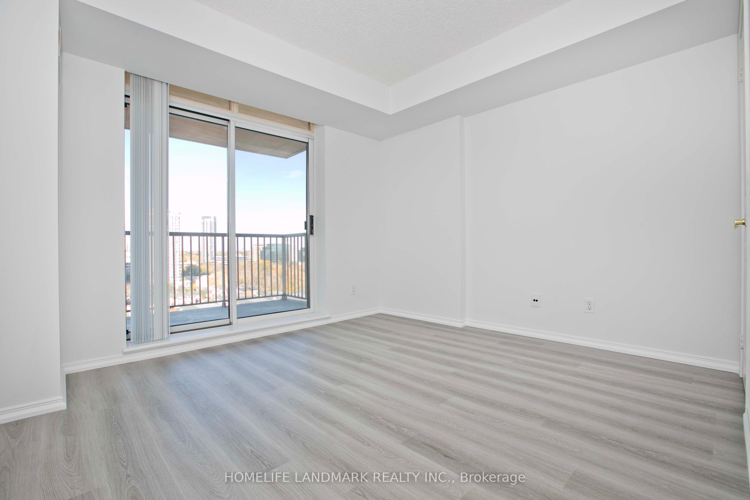 55 Harrison Garden Boulevard 1210 Property Photo 15