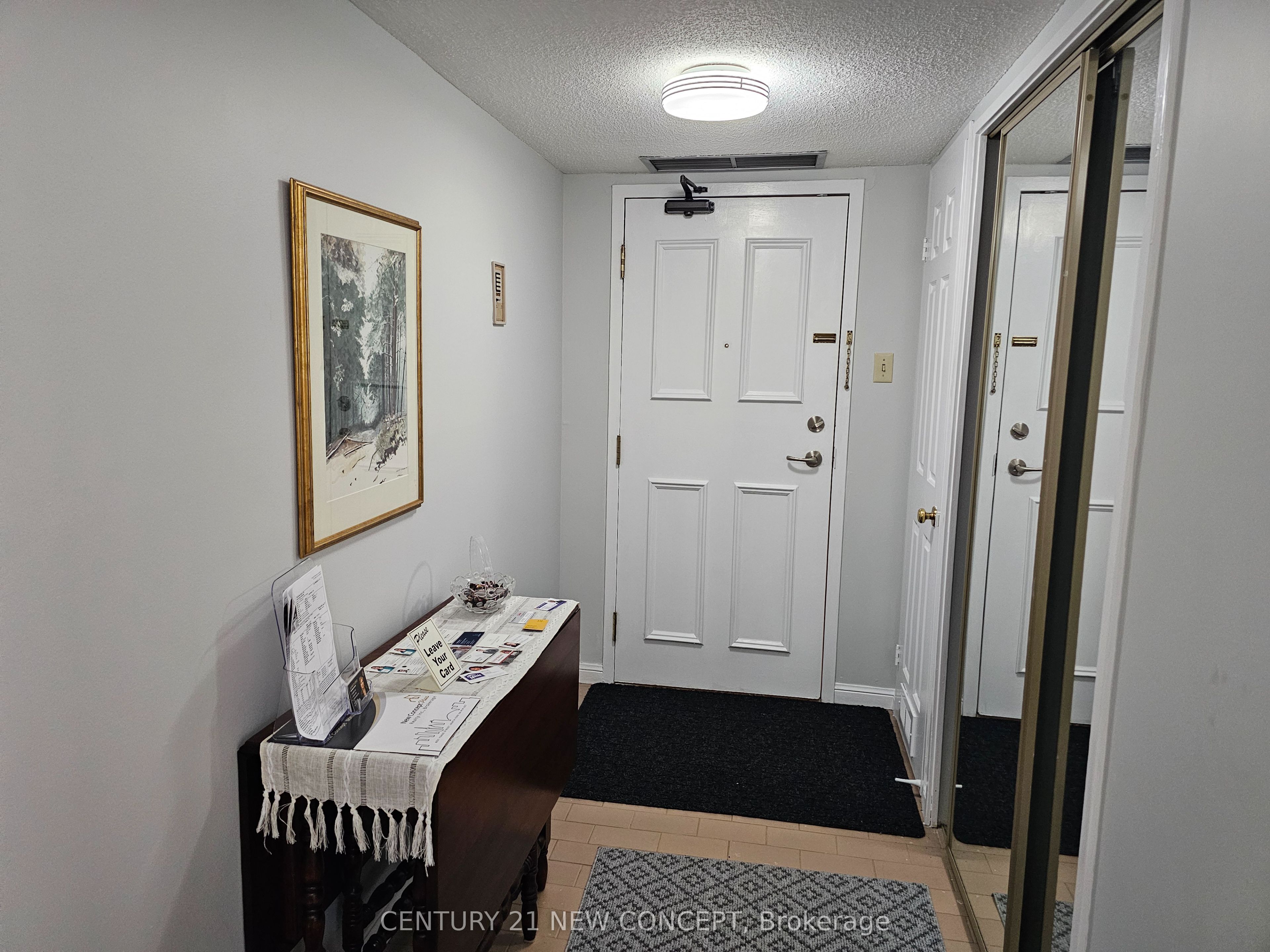 255 The Donway West E 123 Property Photo 9