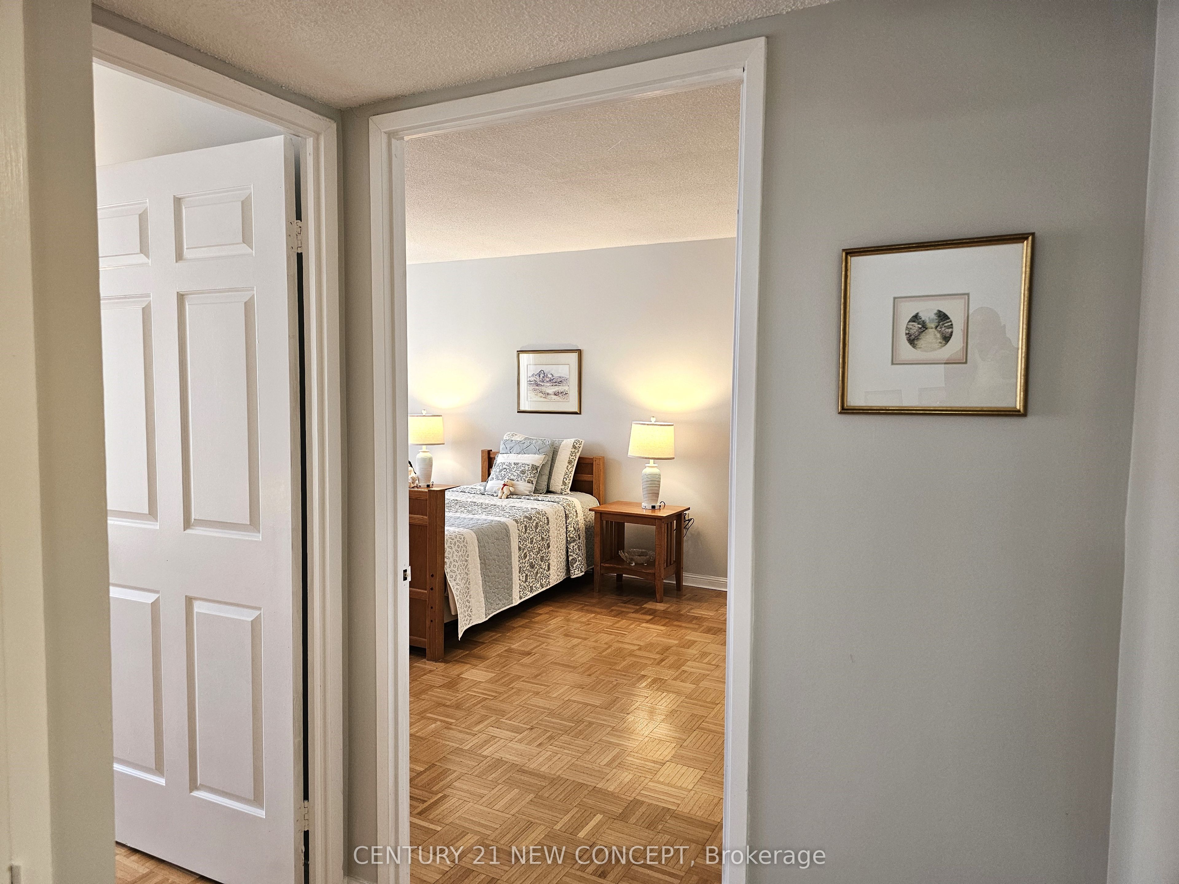 255 The Donway West E 123 Property Photo 16
