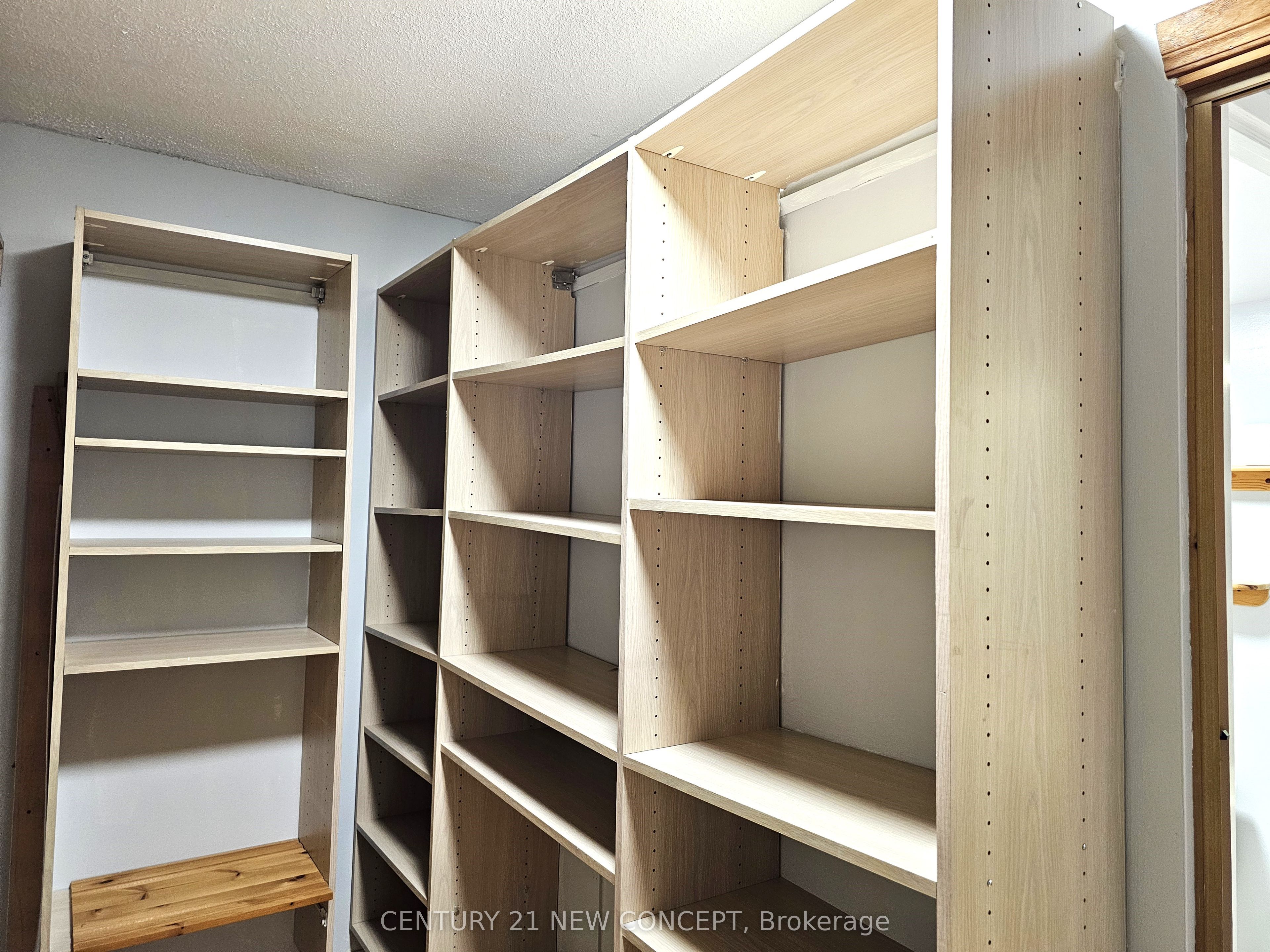 255 The Donway West E 123 Property Photo 20