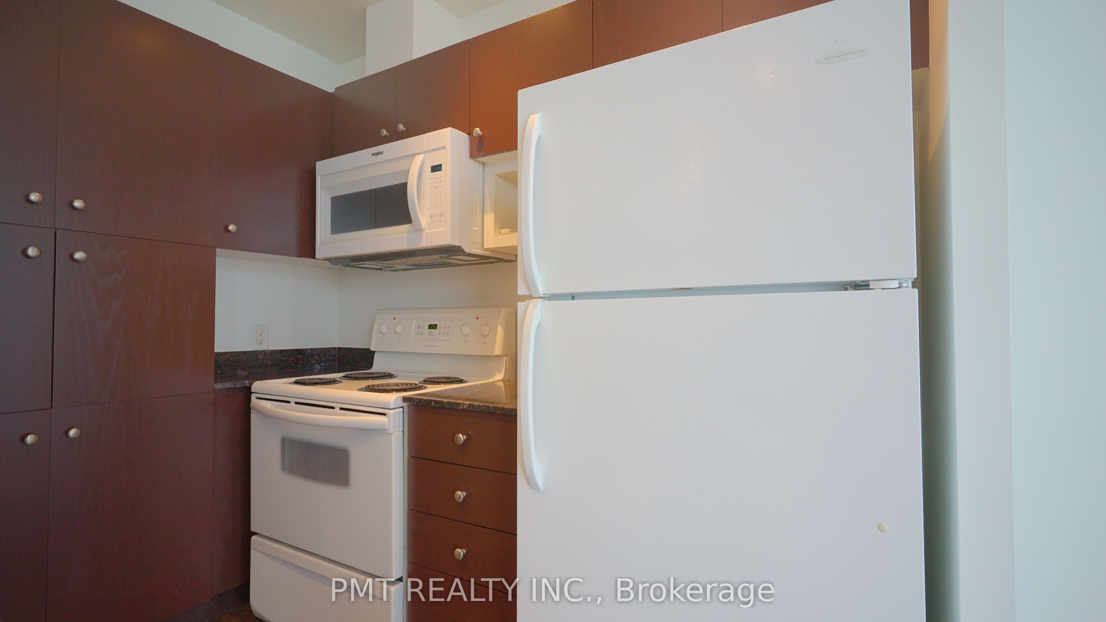 208 Queens Quay W 2401 Property Photo 6