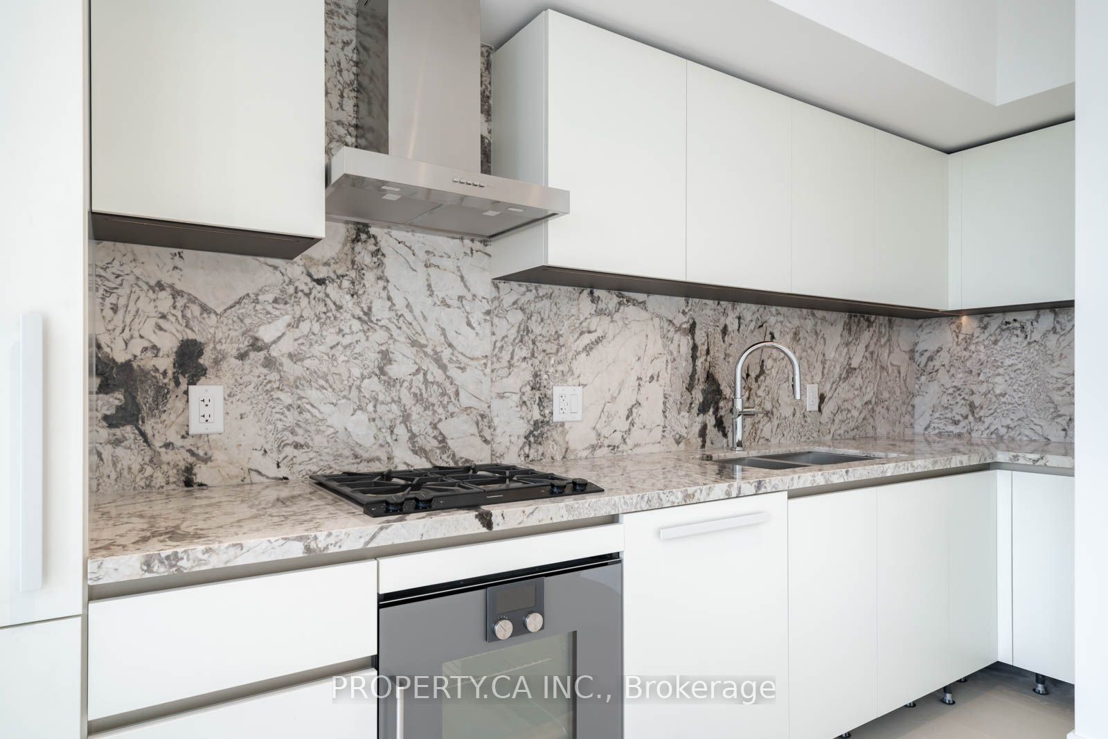 50 Scollard Street 1801 Property Photo 4
