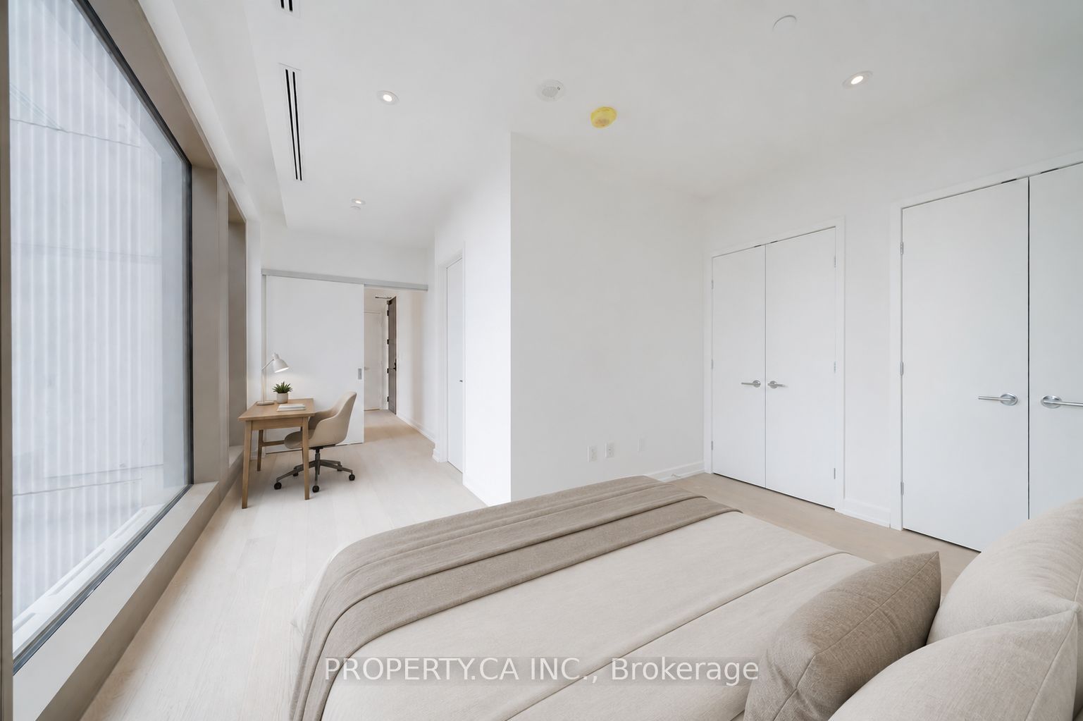 50 Scollard Street 1801 Property Photo 6