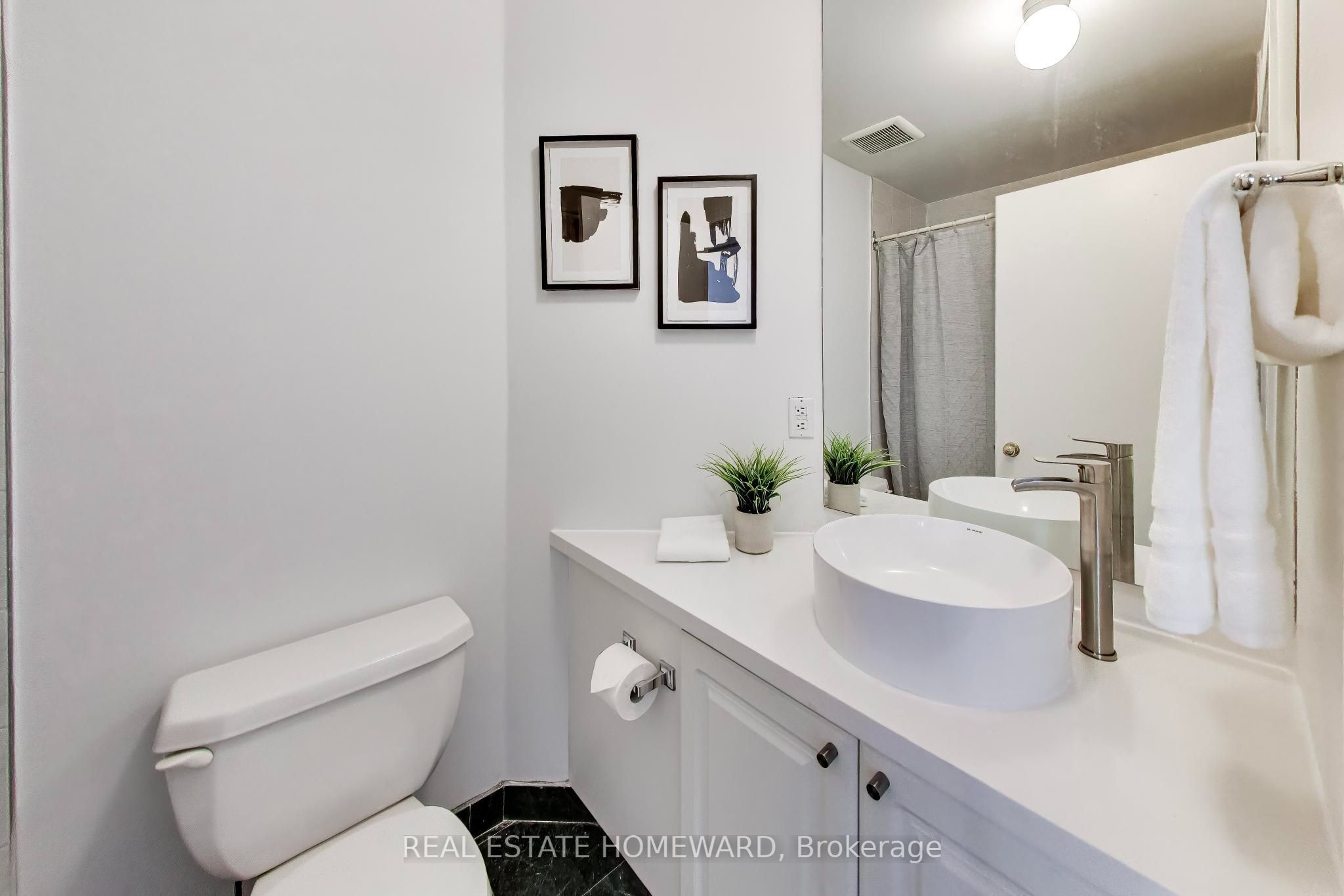 7 King Street E 602 Property Photo 13