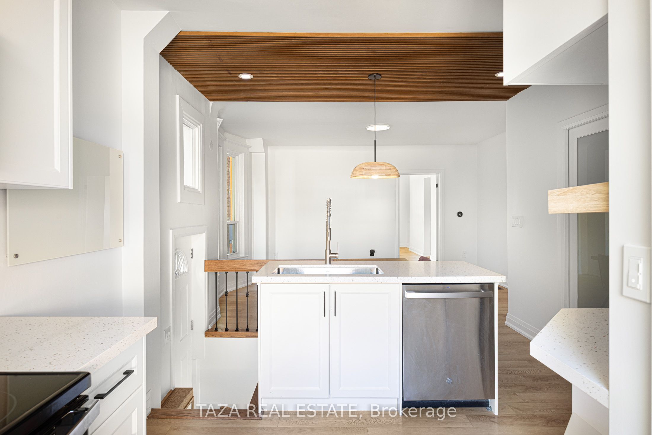 46 Euclid Avenue Property Photo 3