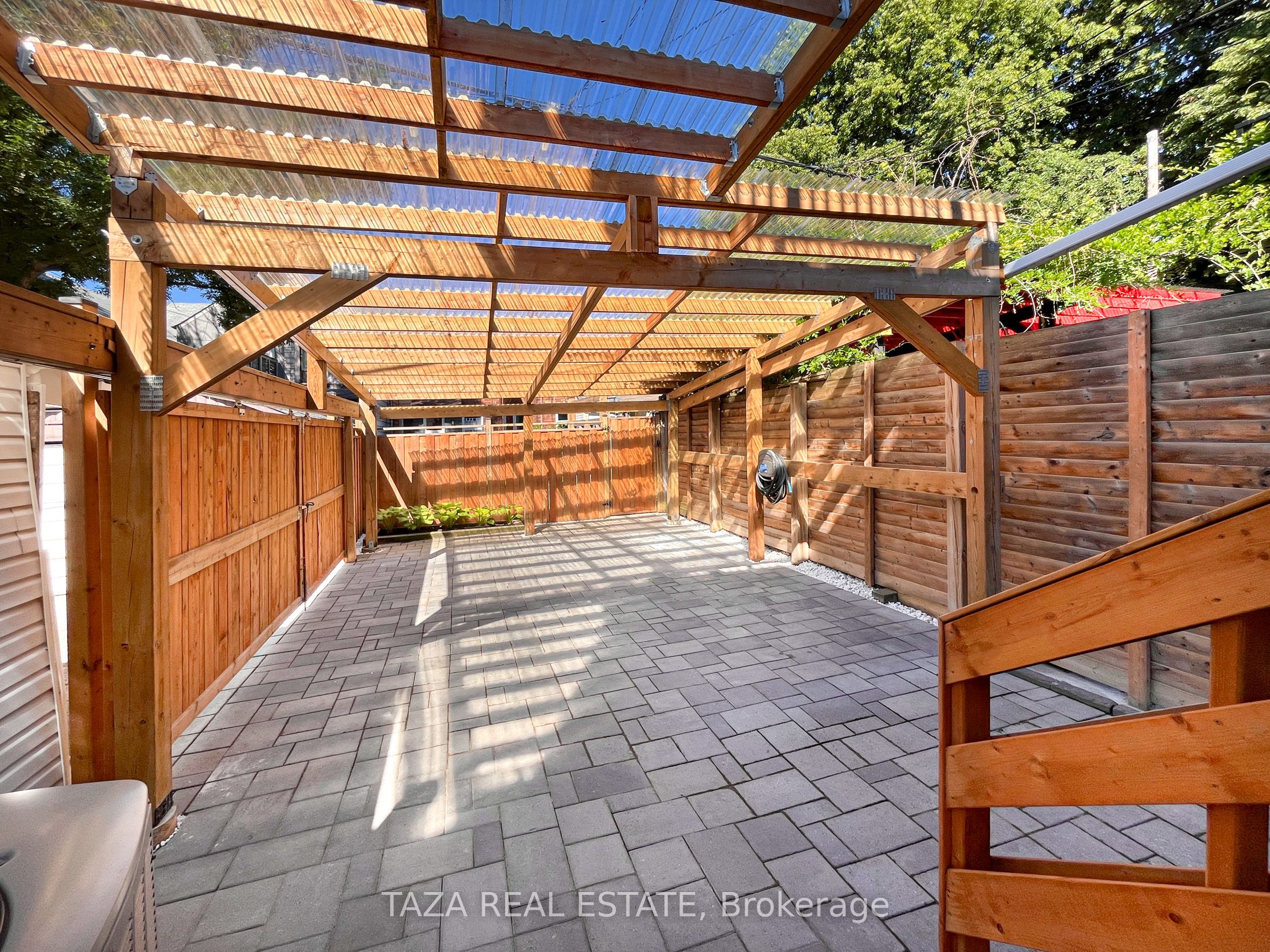46 Euclid Avenue Property Photo 6