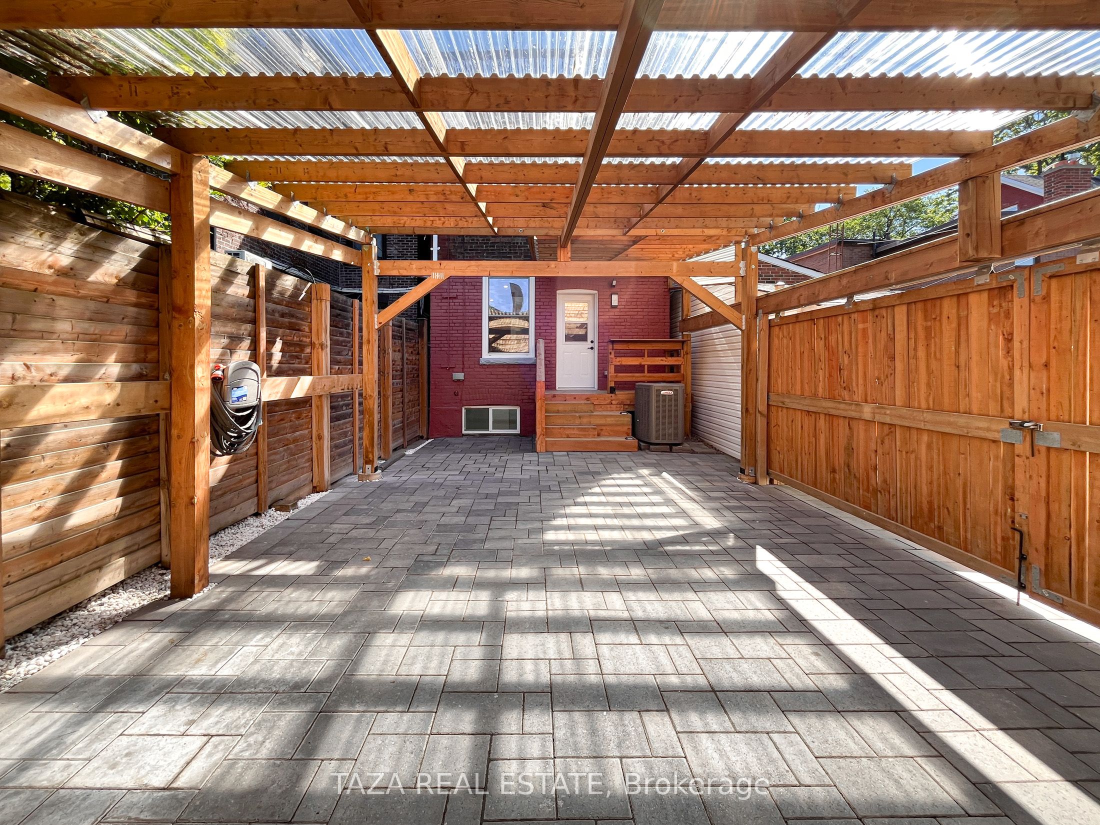 46 Euclid Avenue Property Photo 33