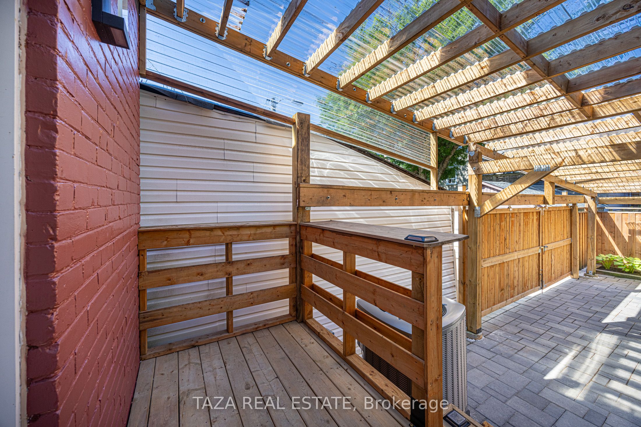 46 Euclid Avenue Property Photo 34