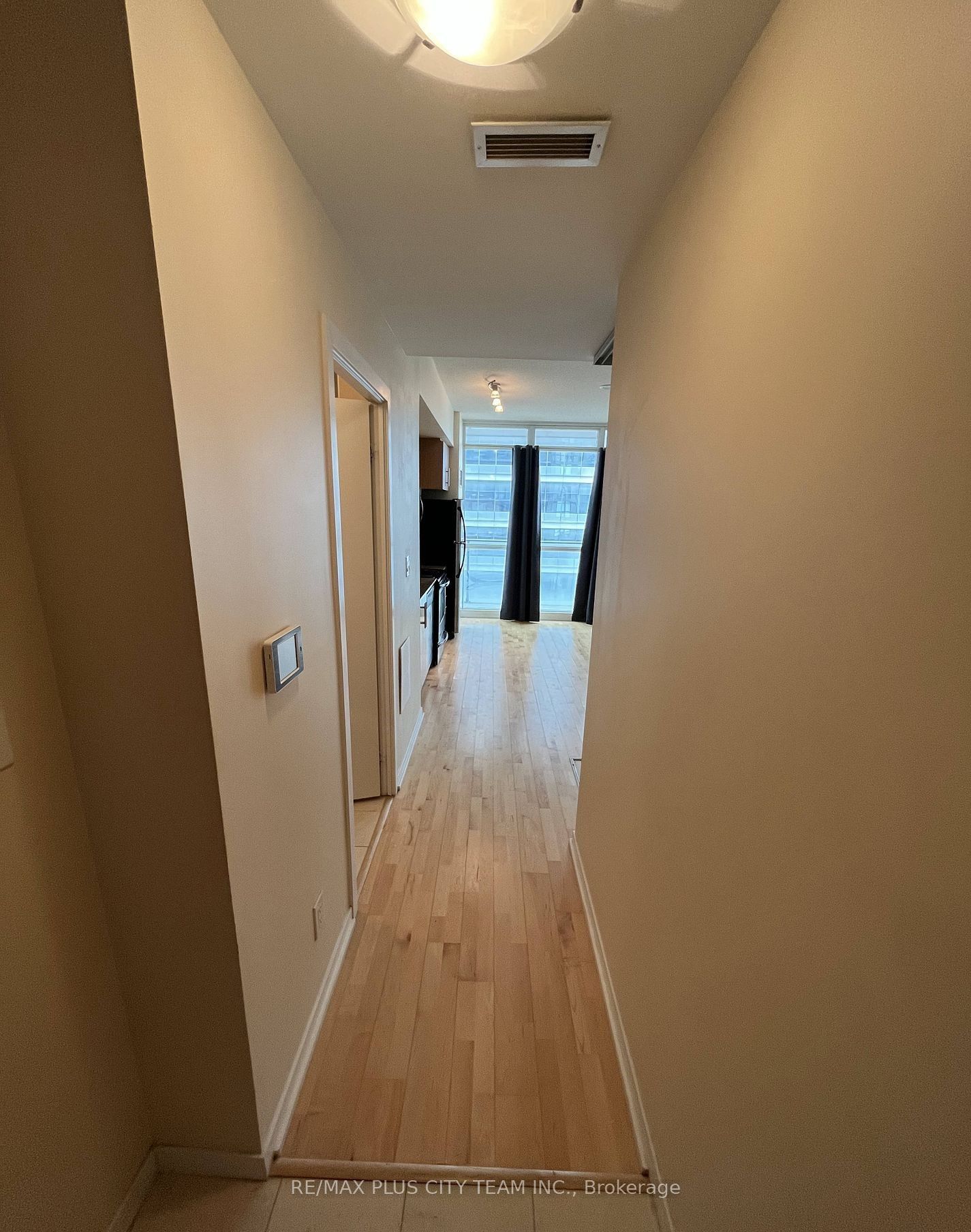 65 Bremner Boulevard 2206 Property Photo 2