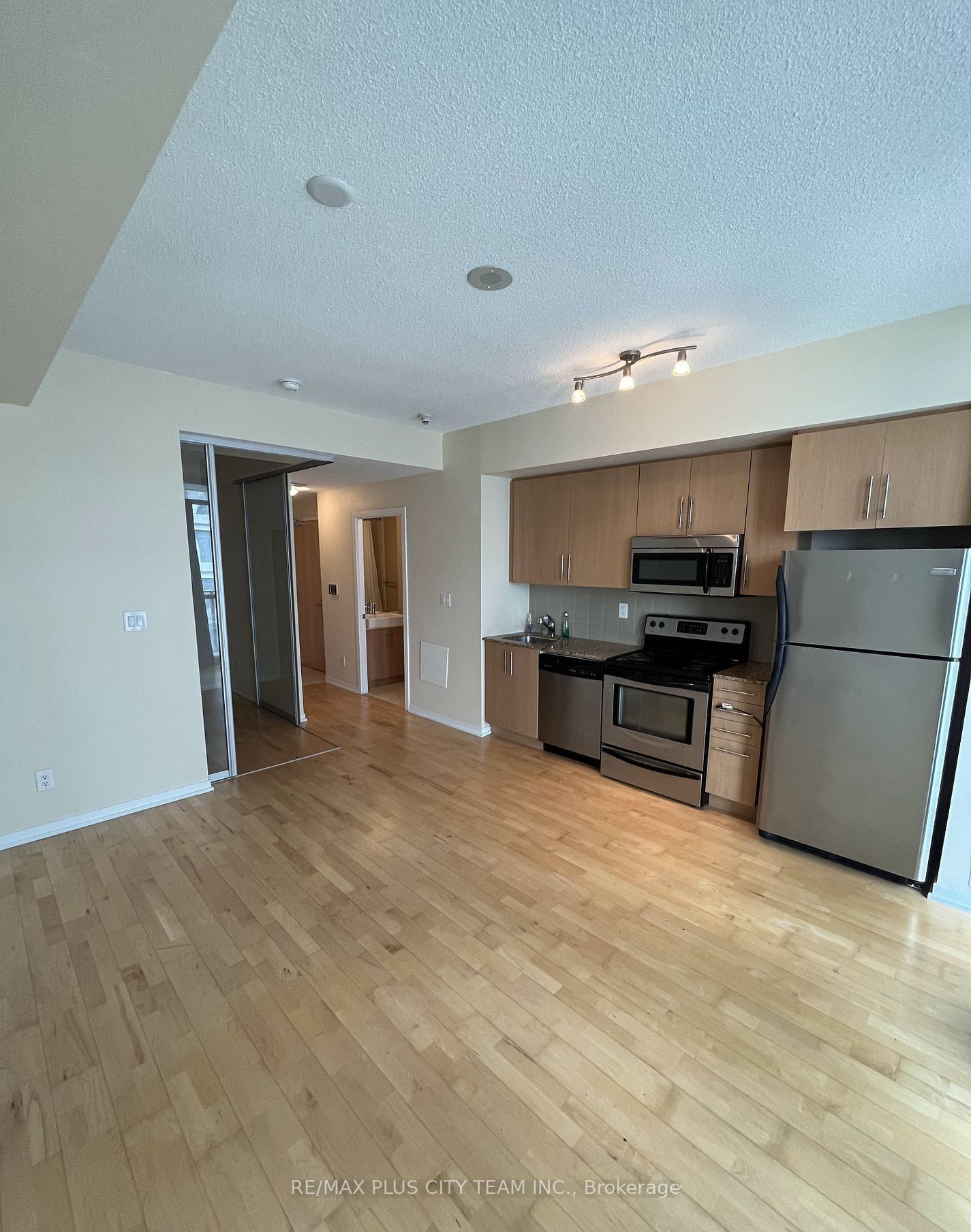 65 Bremner Boulevard 2206 Property Photo 4