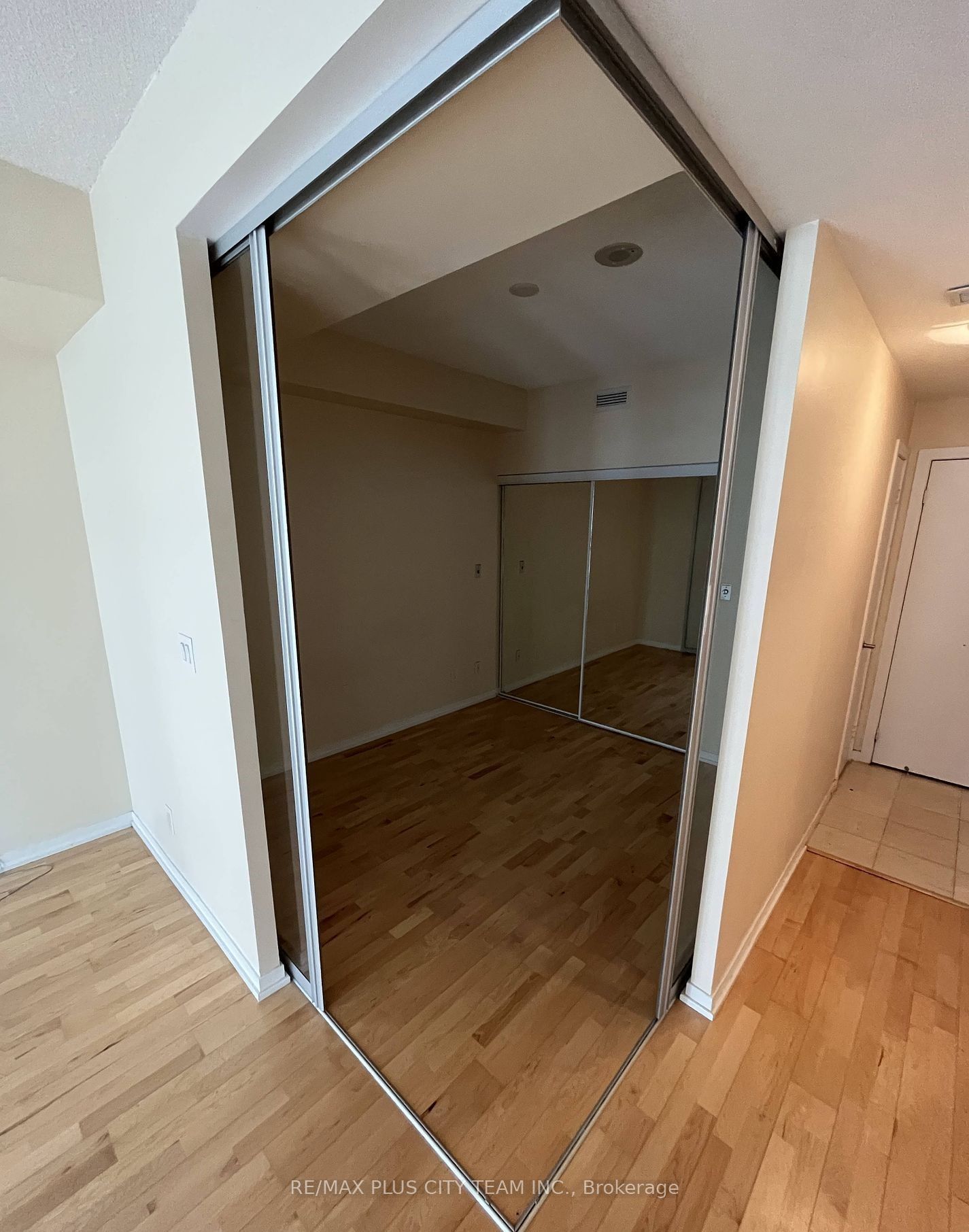 65 Bremner Boulevard 2206 Property Photo 6