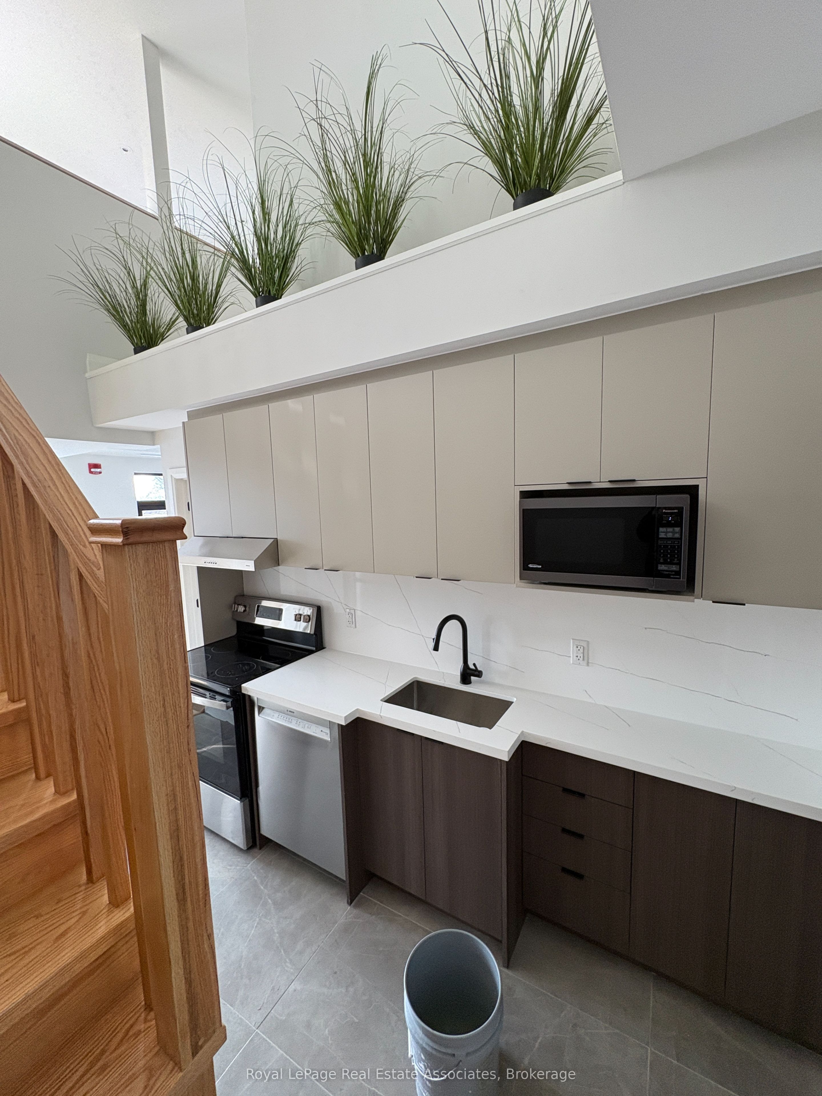 1000 Bathurst Street 402 Property Photo 3