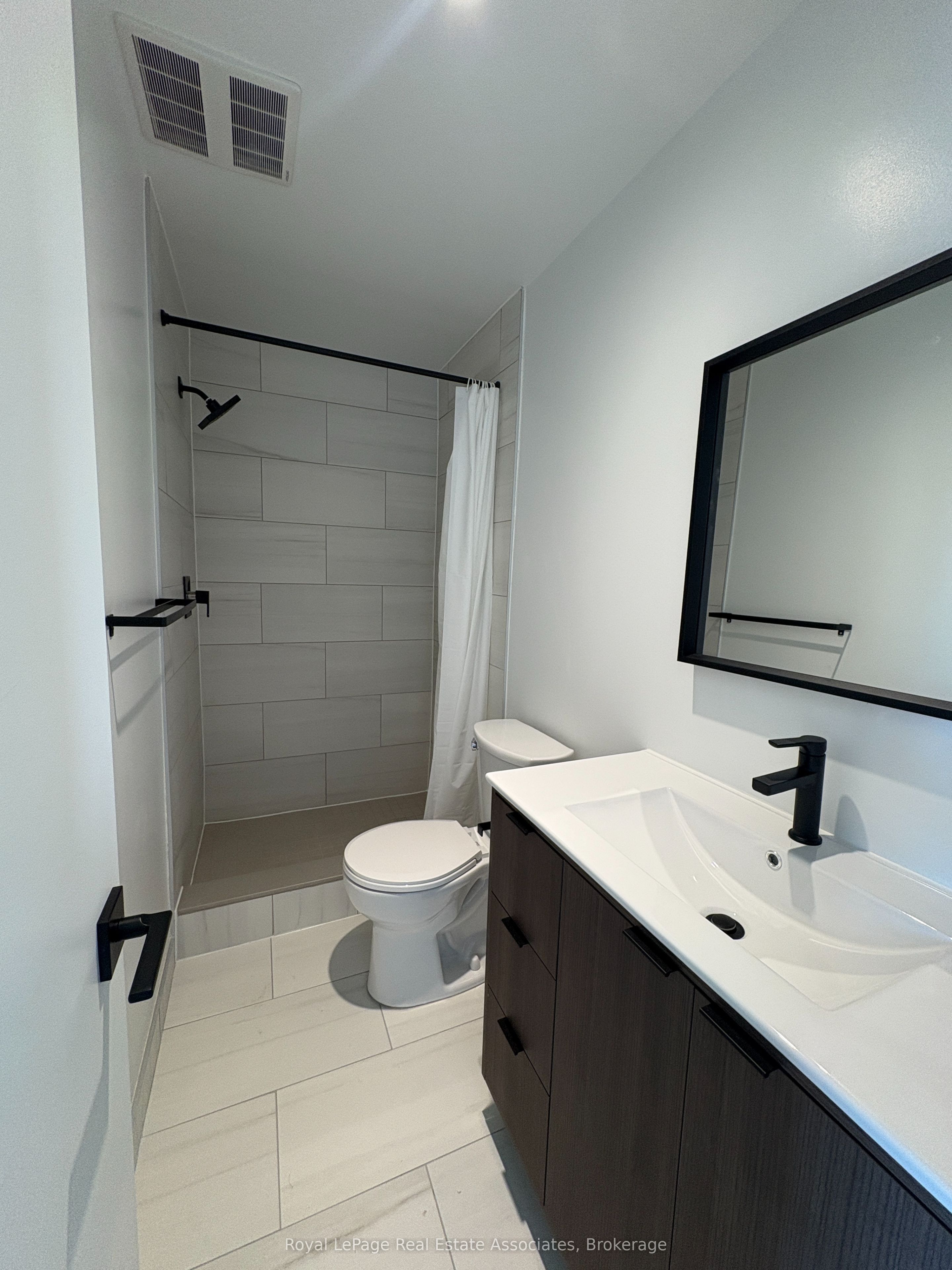 1000 Bathurst Street 402 Property Photo 8