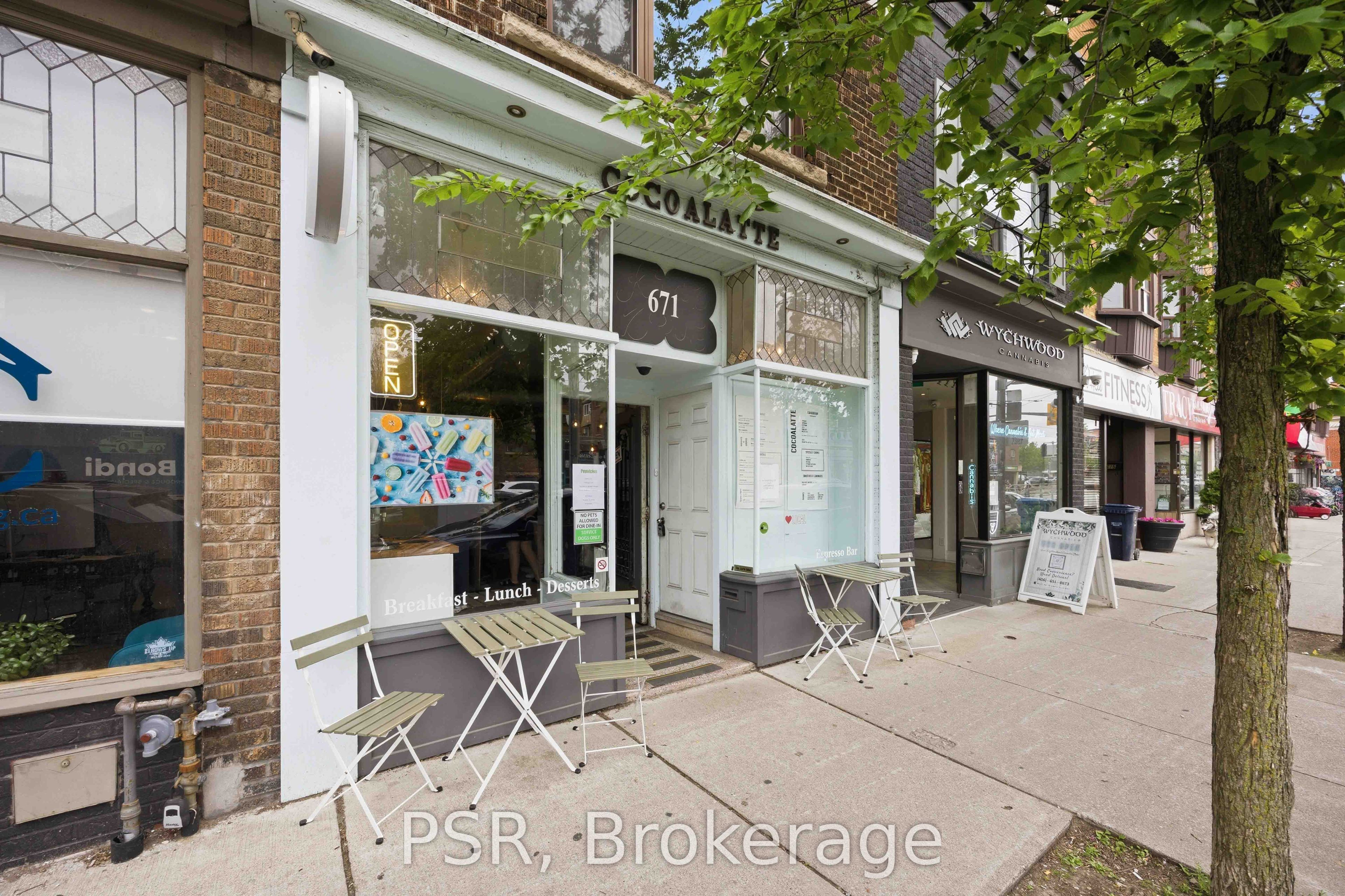 671 St. Clair Avenue W Property Photo 2