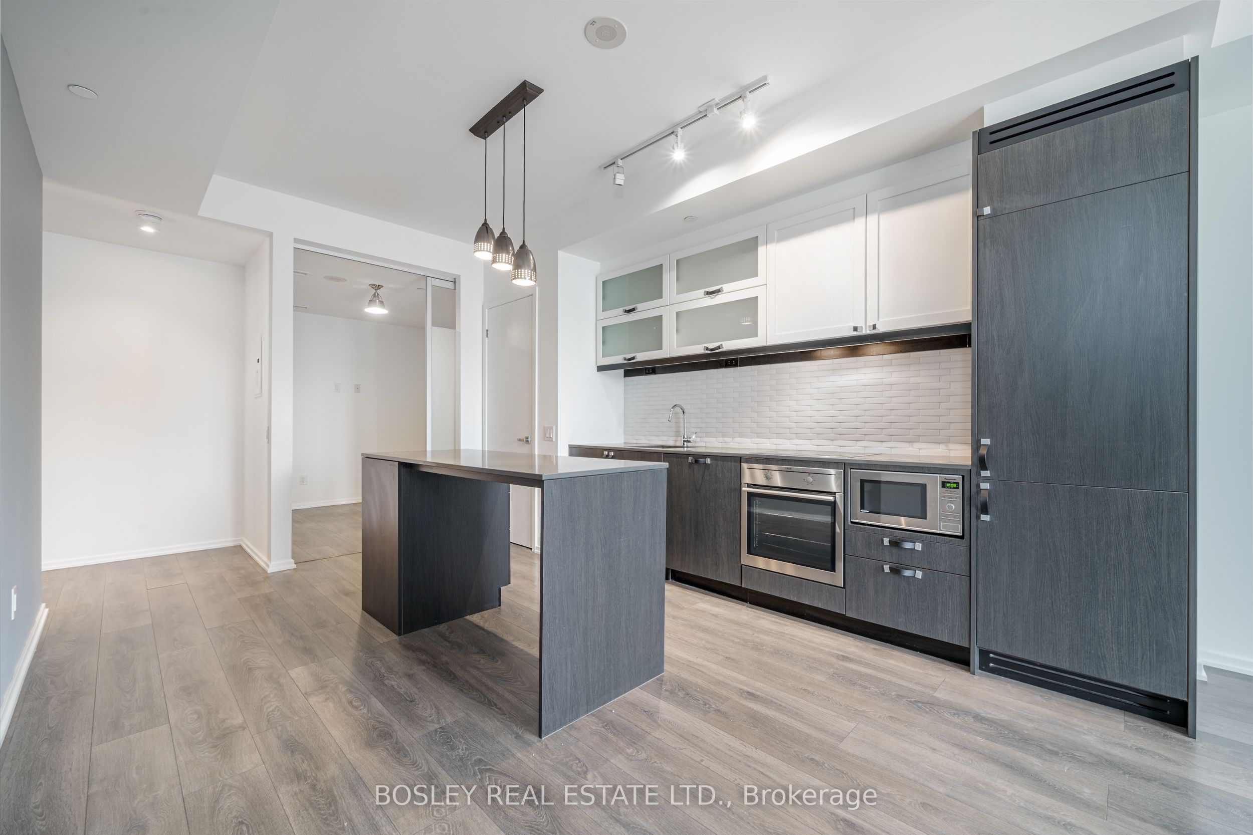 783 Bathurst Street 314 Property Photo 6