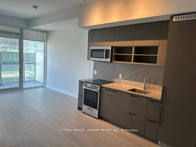 135 East Liberty Street N 1507 Property Photo 3