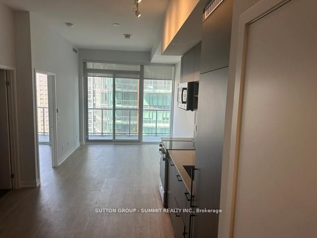 135 East Liberty Street N 1507 Property Photo 7