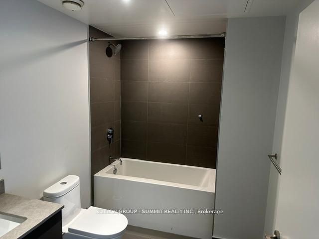 135 East Liberty Street N 1507 Property Photo 14