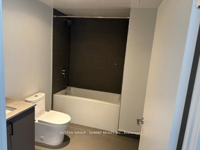 135 East Liberty Street N 1507 Property Photo 15