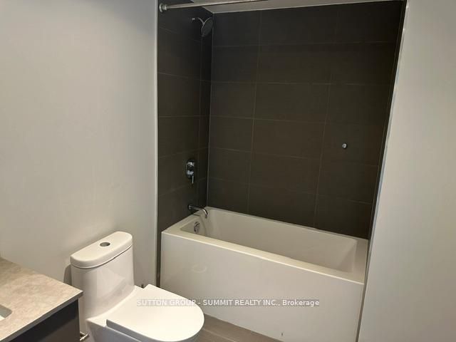135 East Liberty Street N 1507 Property Photo 30