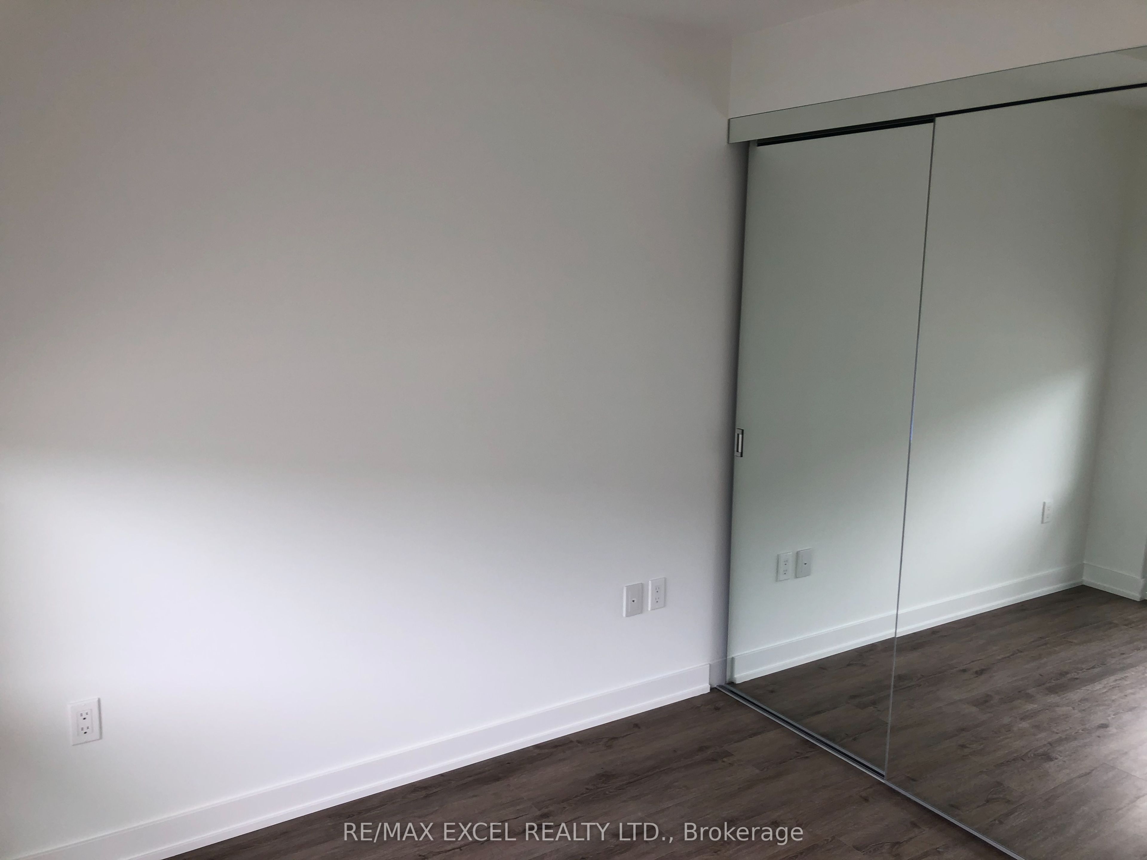 15 Queens Quay E 1303 Property Photo 8