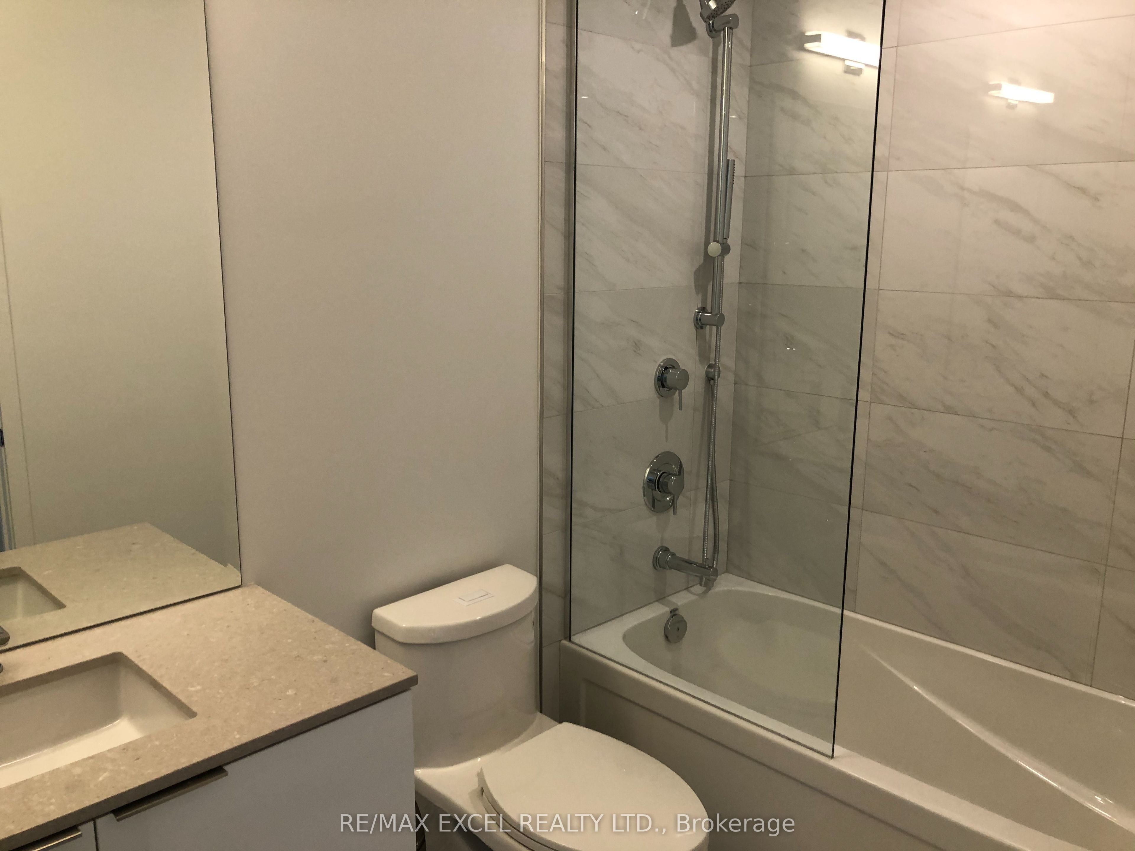 15 Queens Quay E 1303 Property Photo 10
