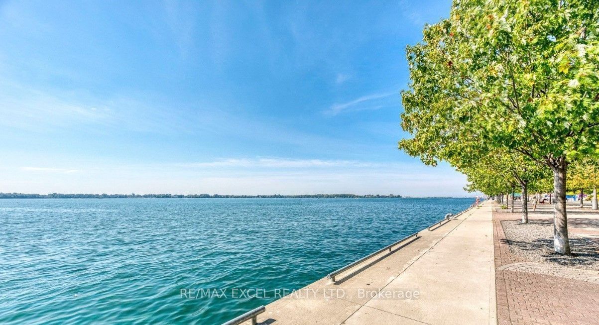 15 Queens Quay E 1303 Property Photo 24