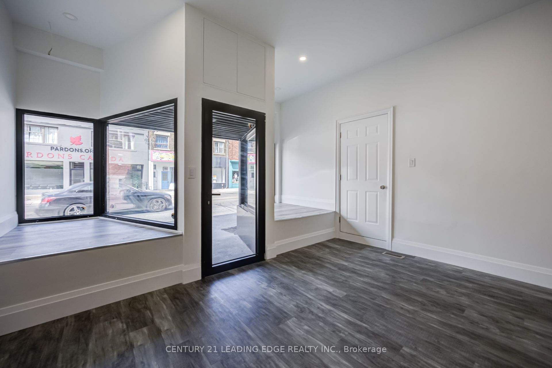 1375 Bathurst Street Main/basement Property Photo 3