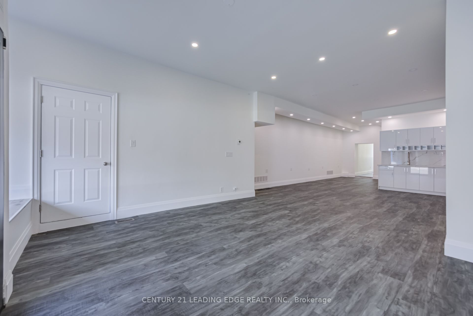 1375 Bathurst Street Main/basement Property Photo 4