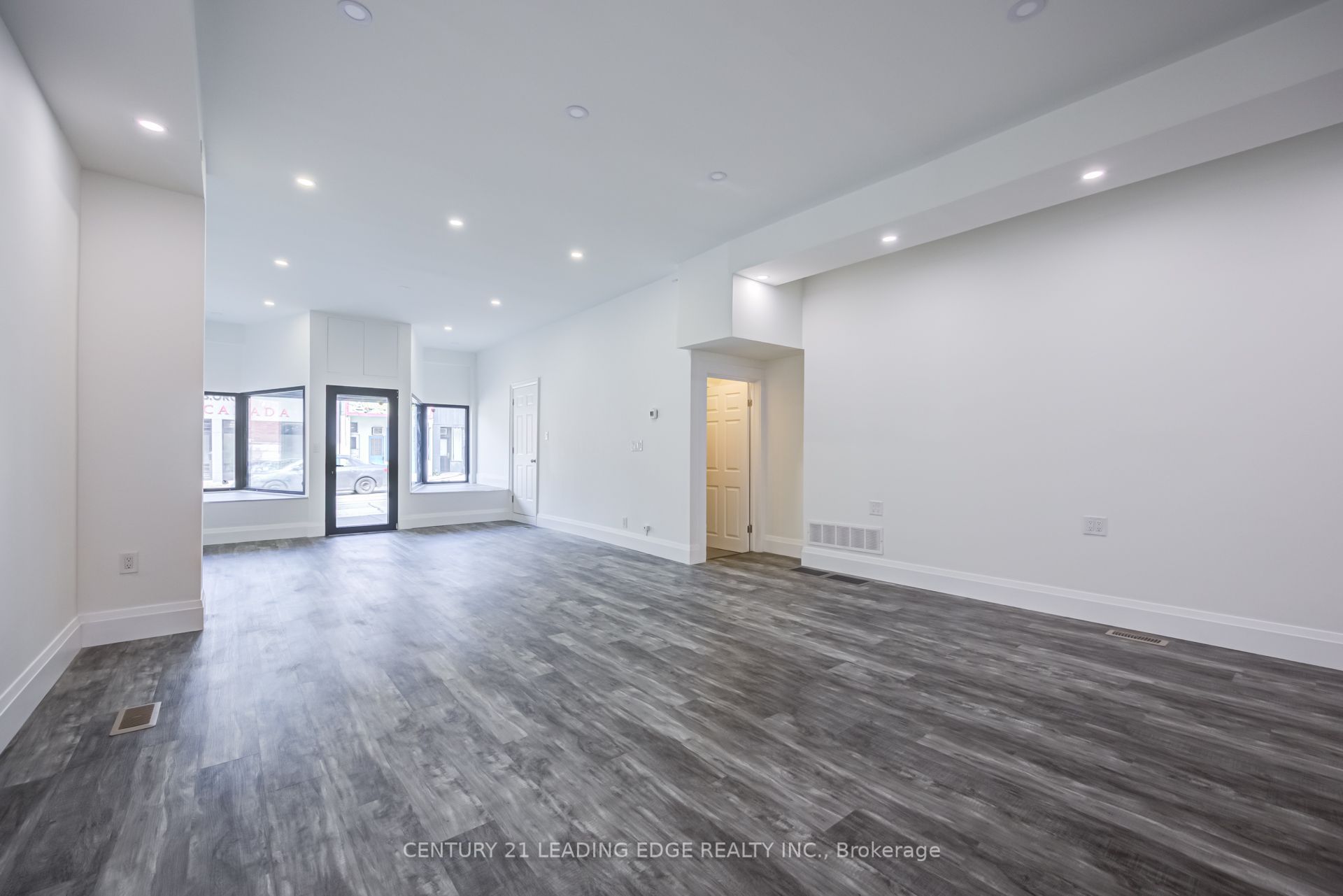 1375 Bathurst Street Main/basement Property Photo 8