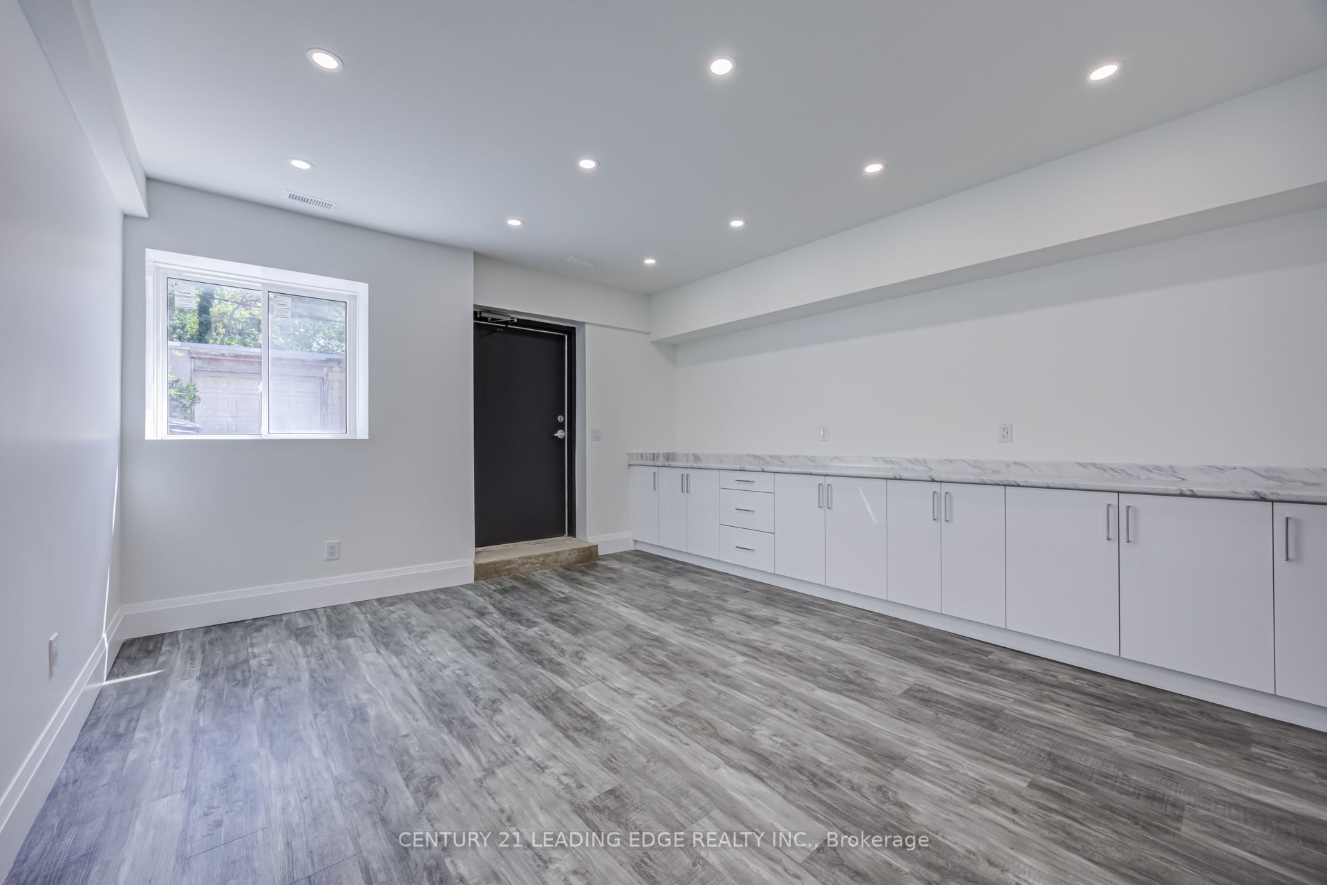 1375 Bathurst Street Main/basement Property Photo 11