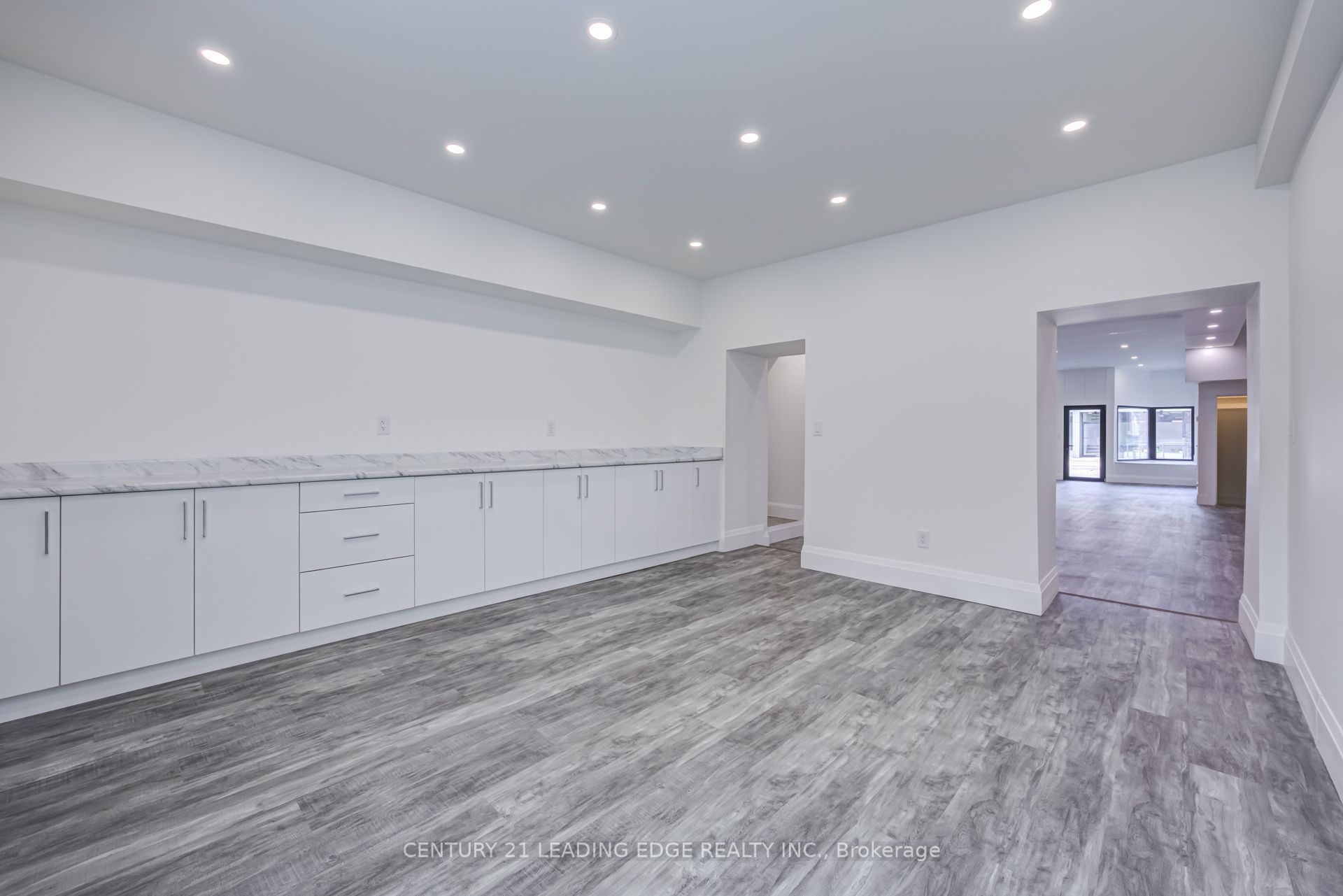 1375 Bathurst Street Main/basement Property Photo 12