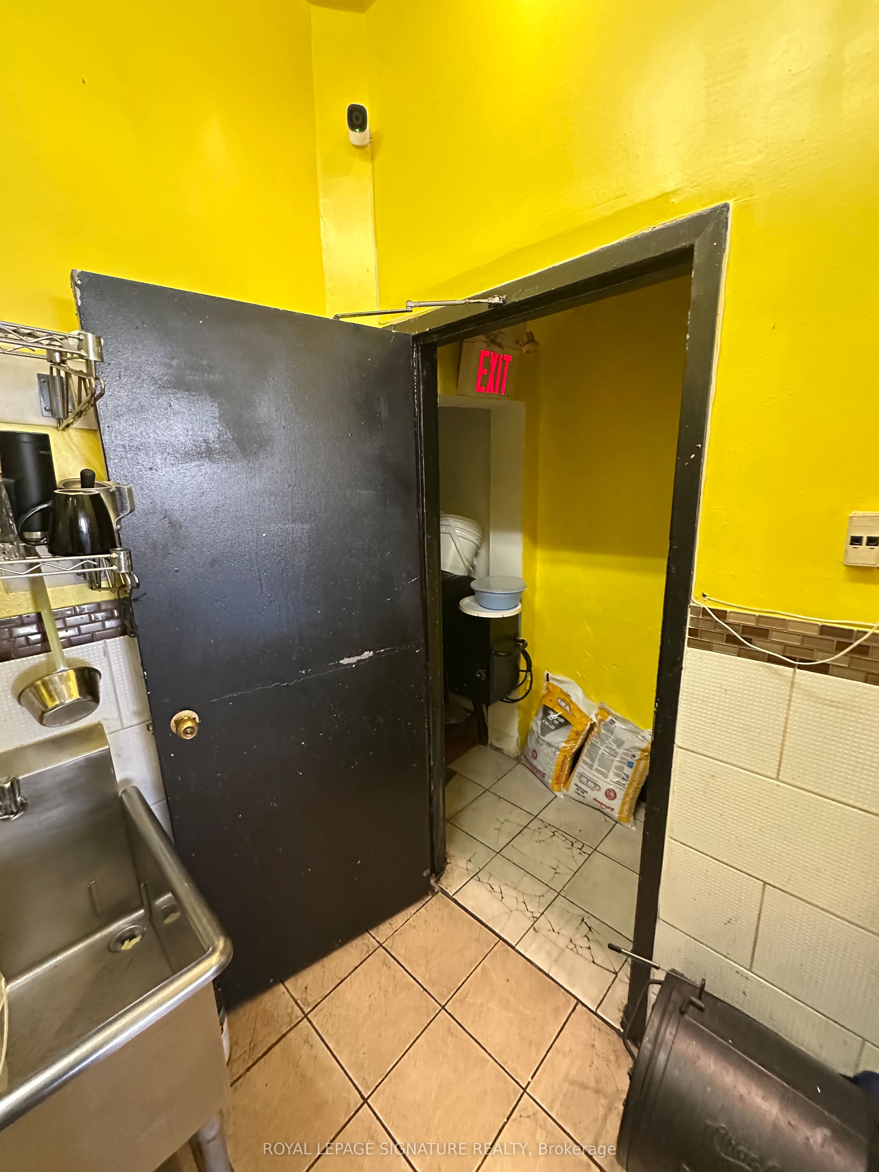 854 Bathurst Street Store Front Property Photo 30