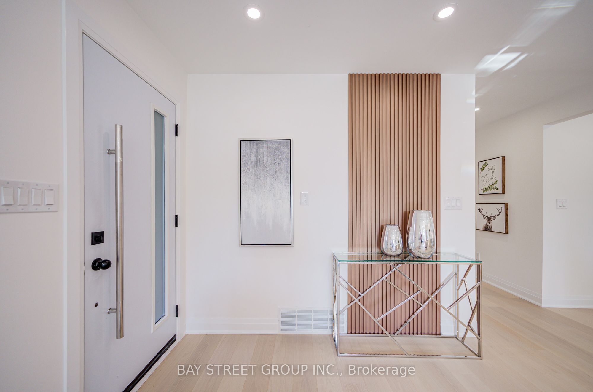60 Warner Avenue Property Photo 6