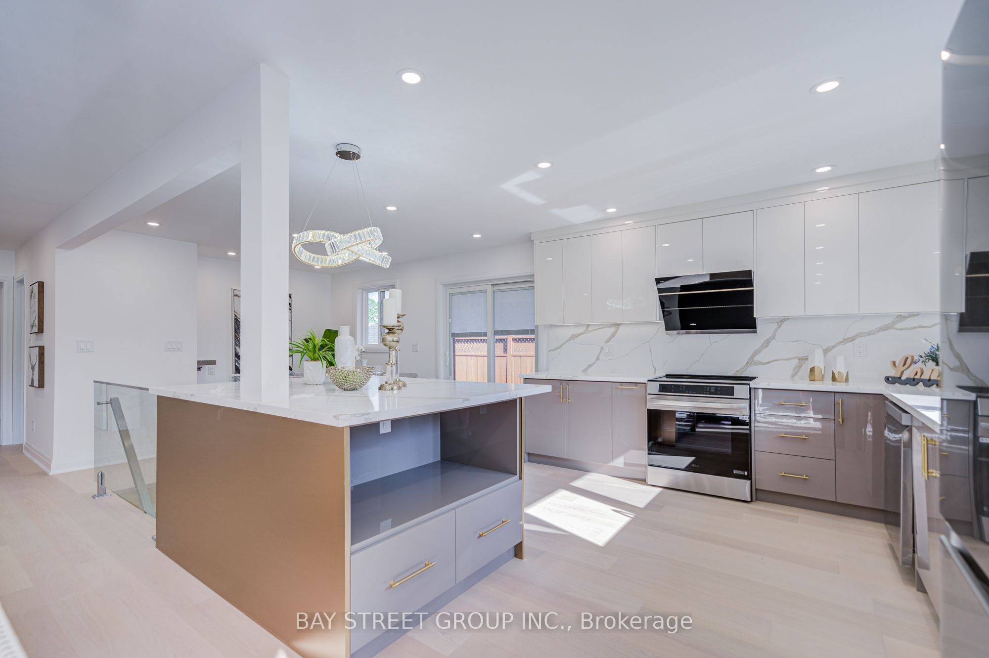 60 Warner Avenue Property Photo 10