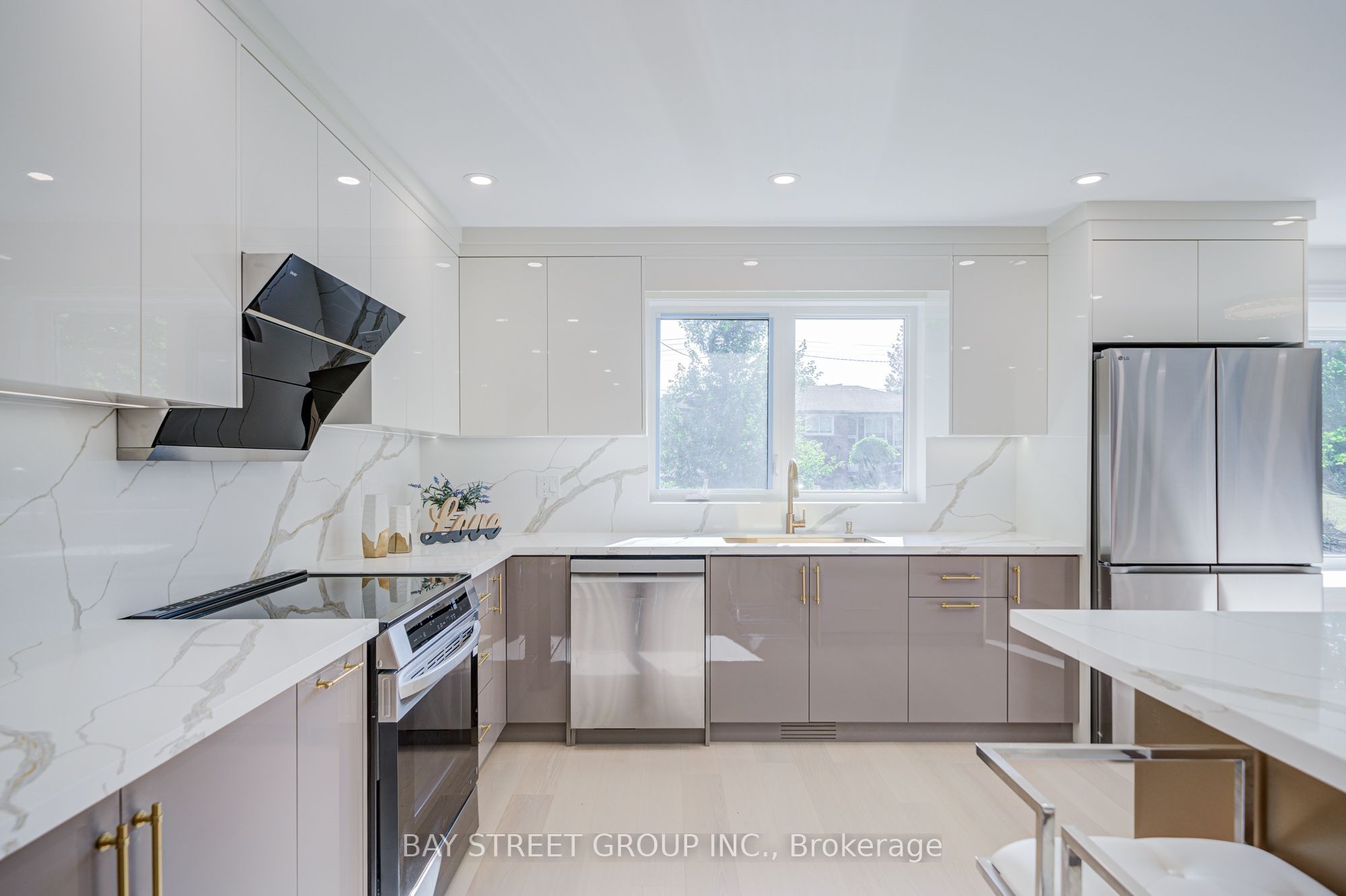 60 Warner Avenue Property Photo 17
