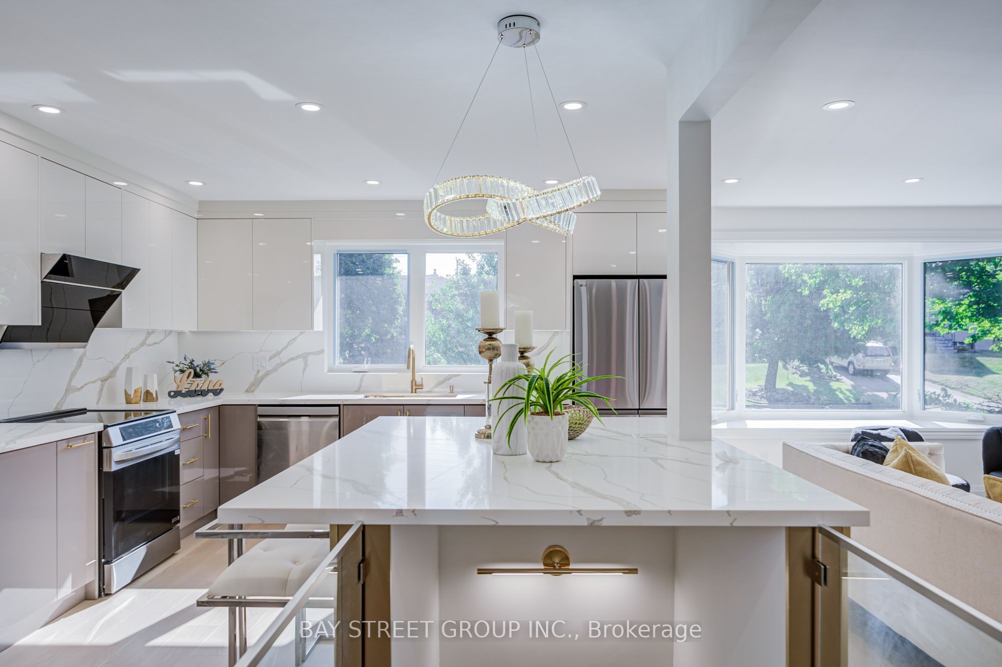60 Warner Avenue Property Photo 18