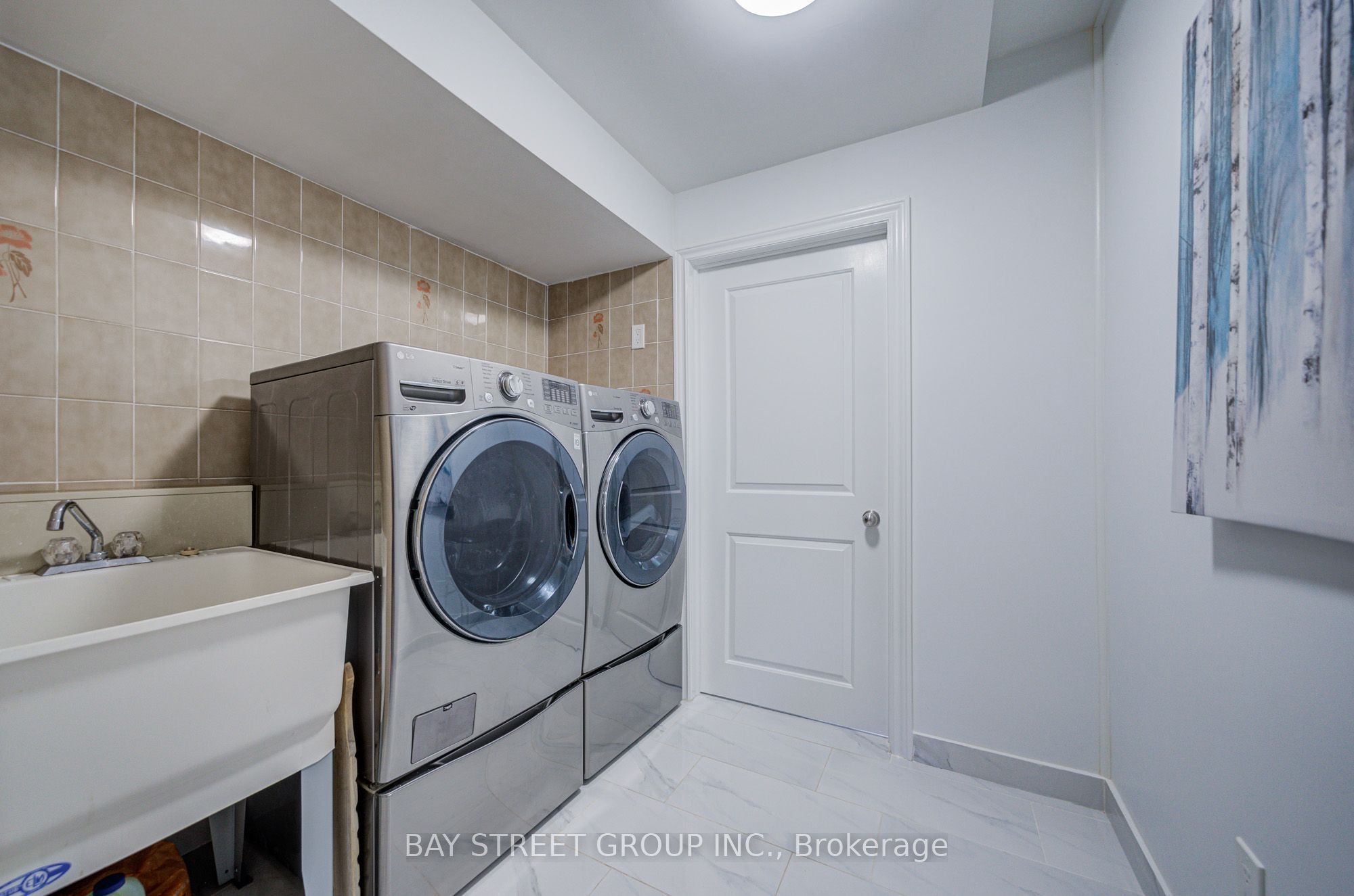 60 Warner Avenue Property Photo 27