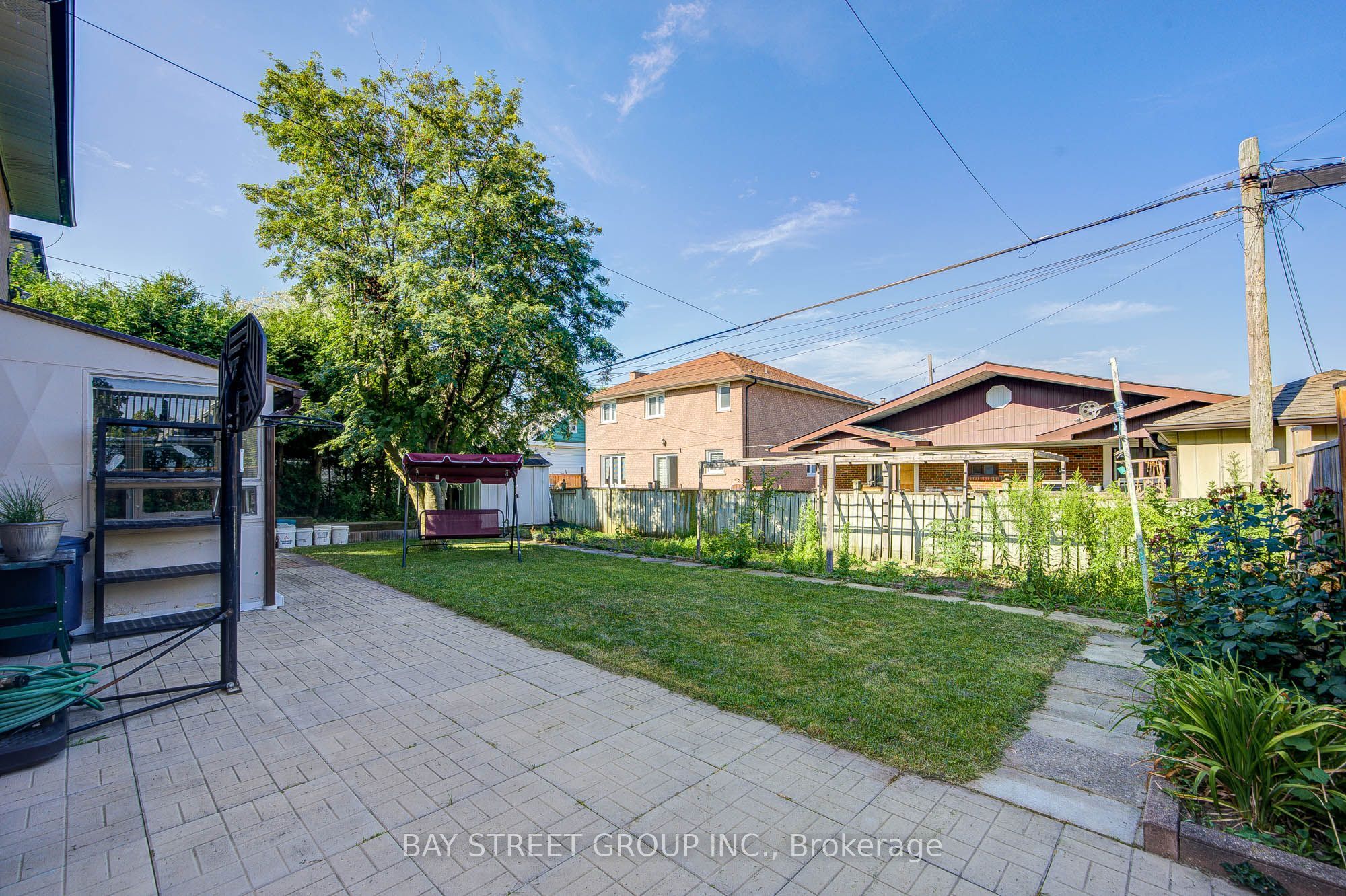60 Warner Avenue Property Photo 37