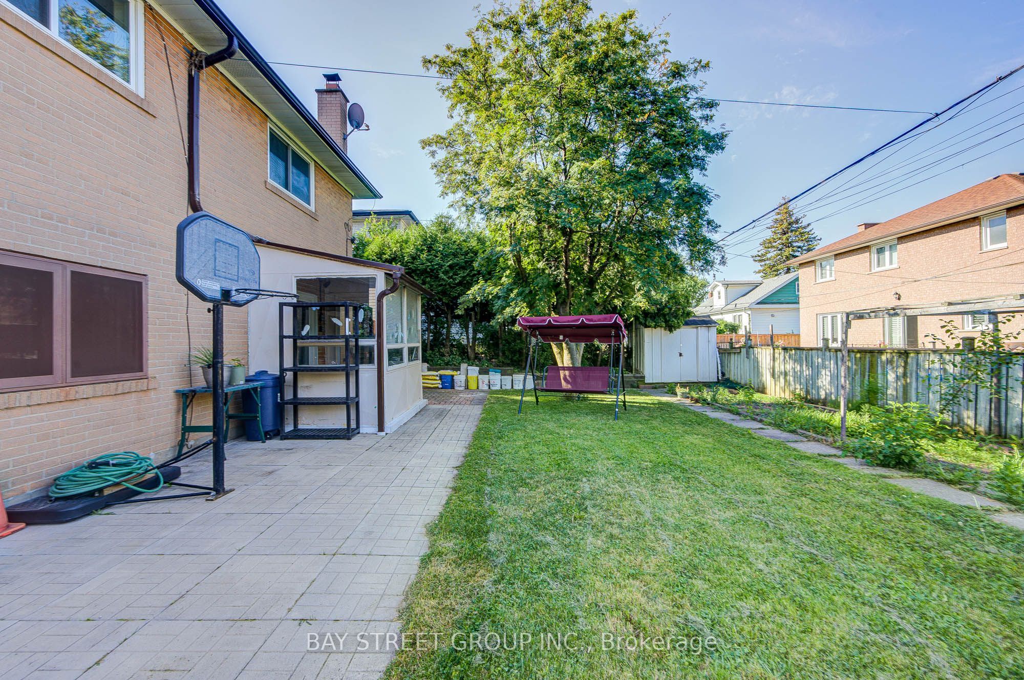 60 Warner Avenue Property Photo 38