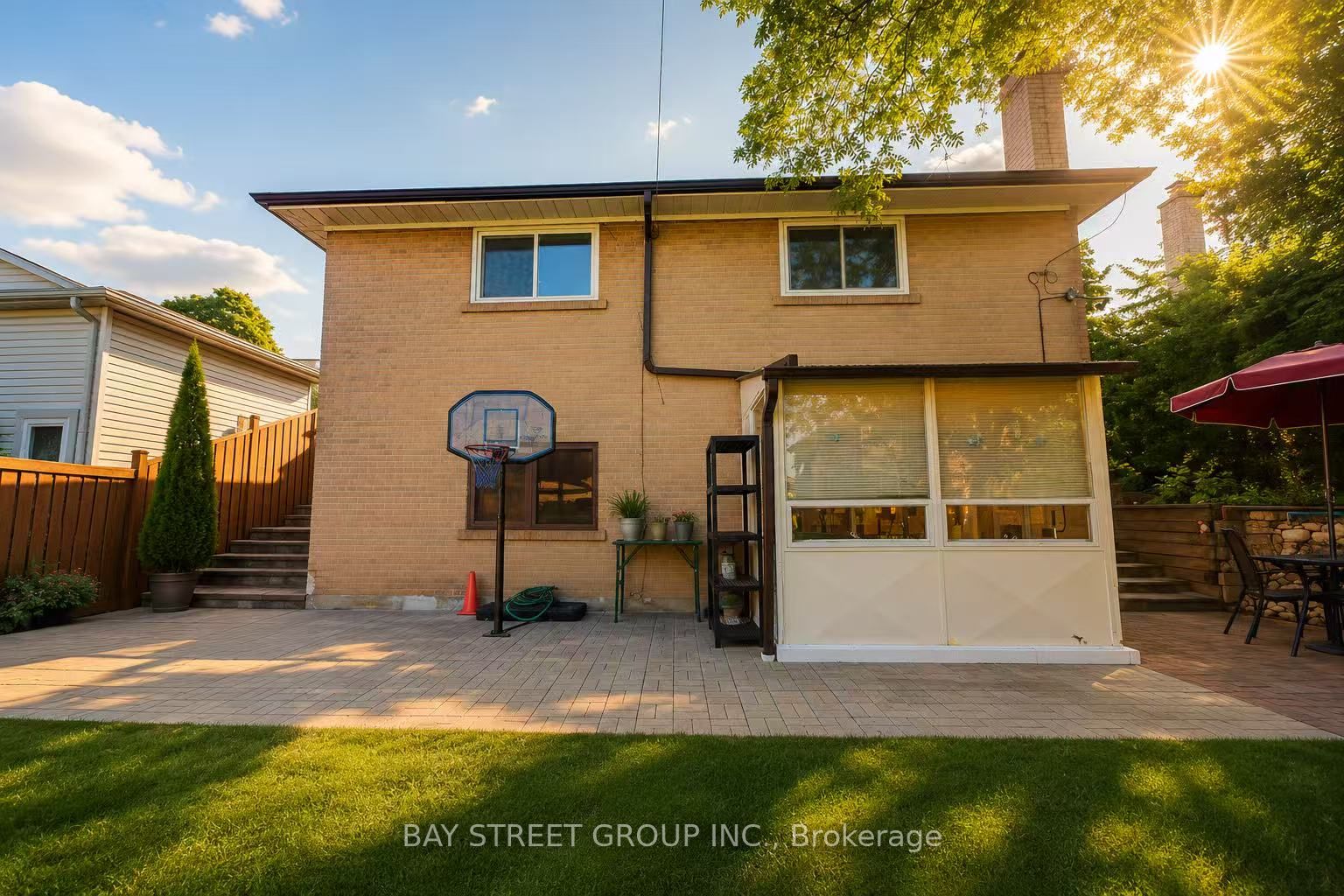 60 Warner Avenue Property Photo 45