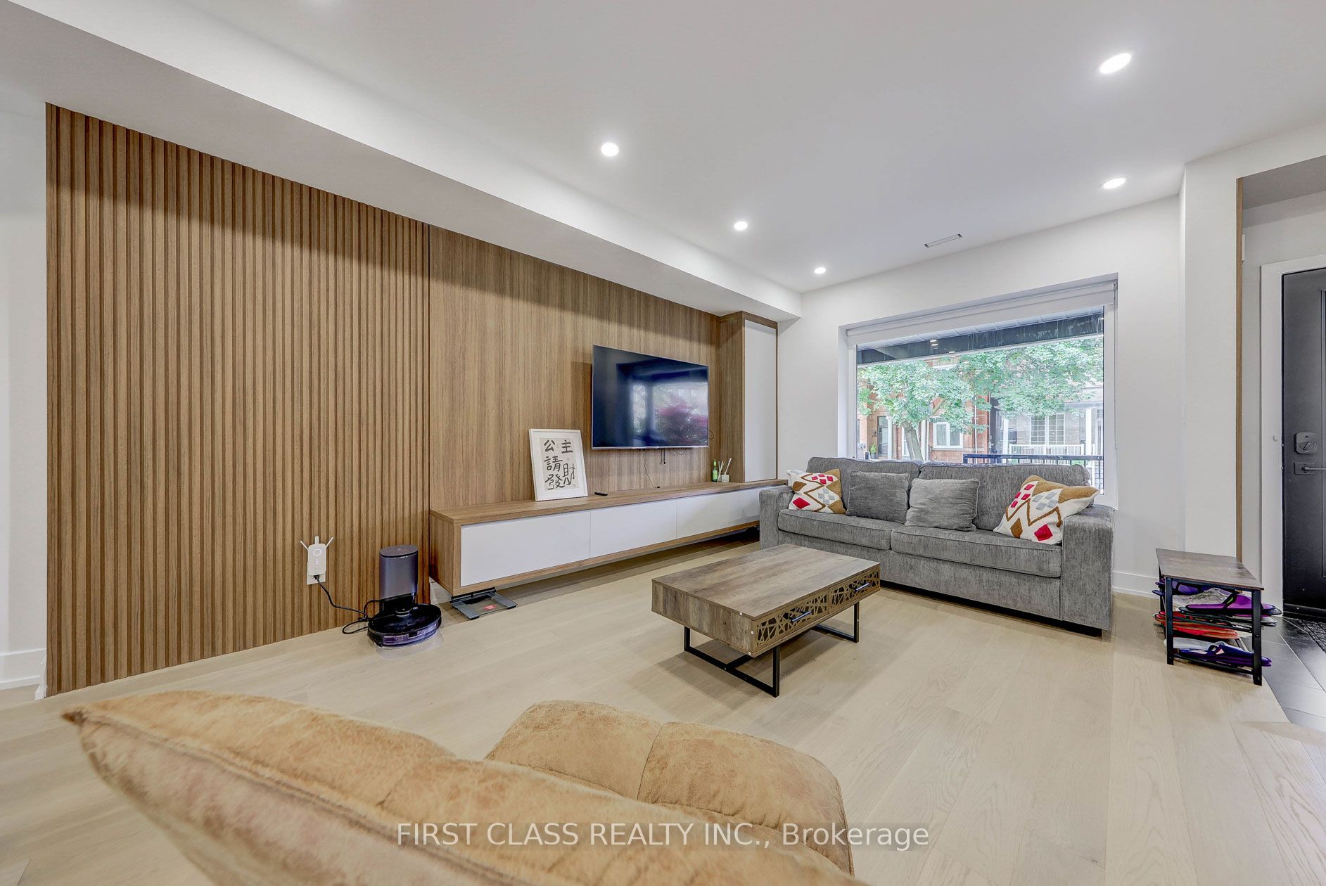 431 Roxton Road Property Photo 2