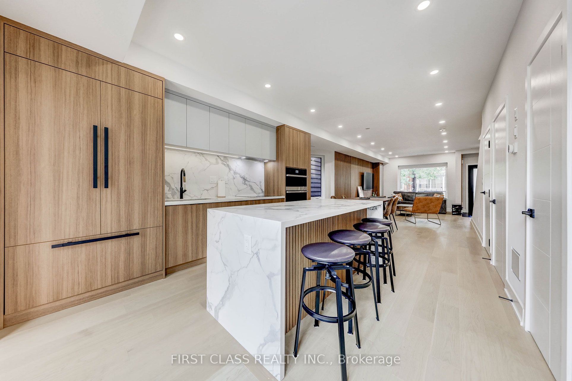 431 Roxton Road Property Photo 7