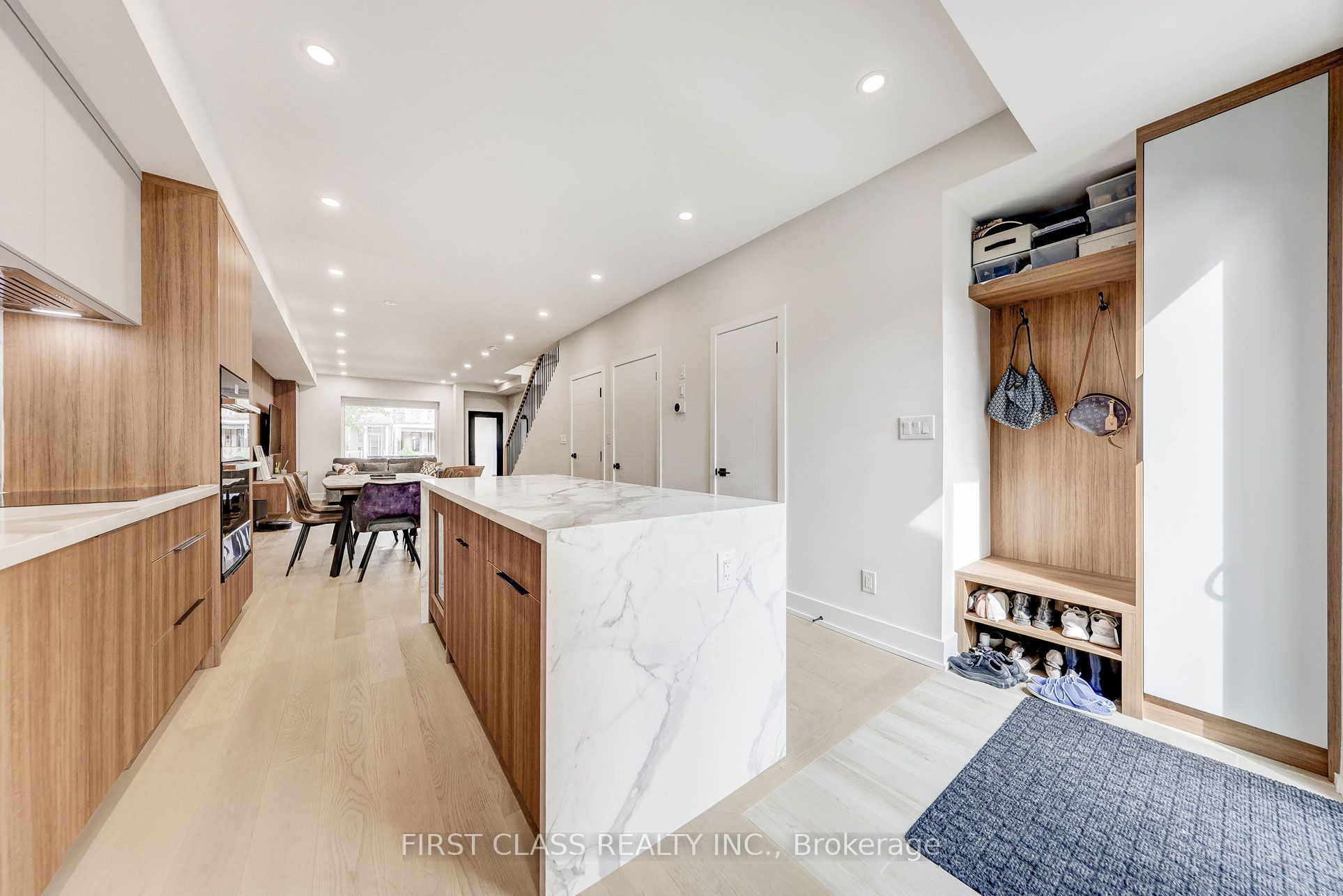 431 Roxton Road Property Photo 8