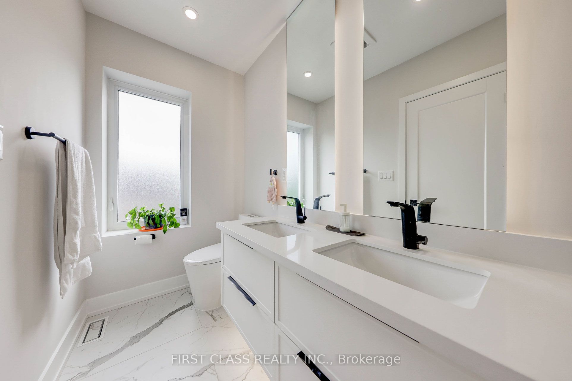 431 Roxton Road Property Photo 16