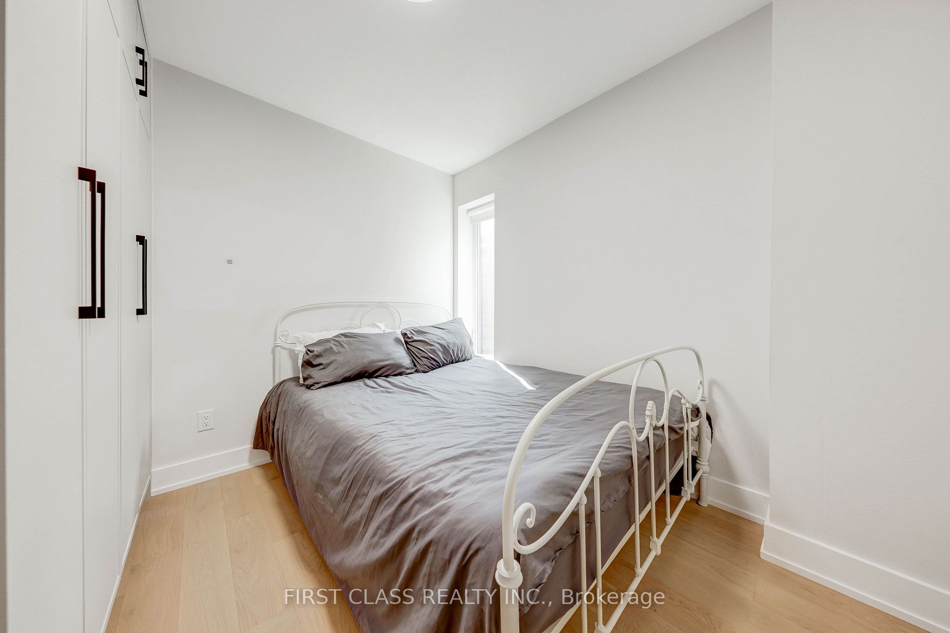 431 Roxton Road Property Photo 18