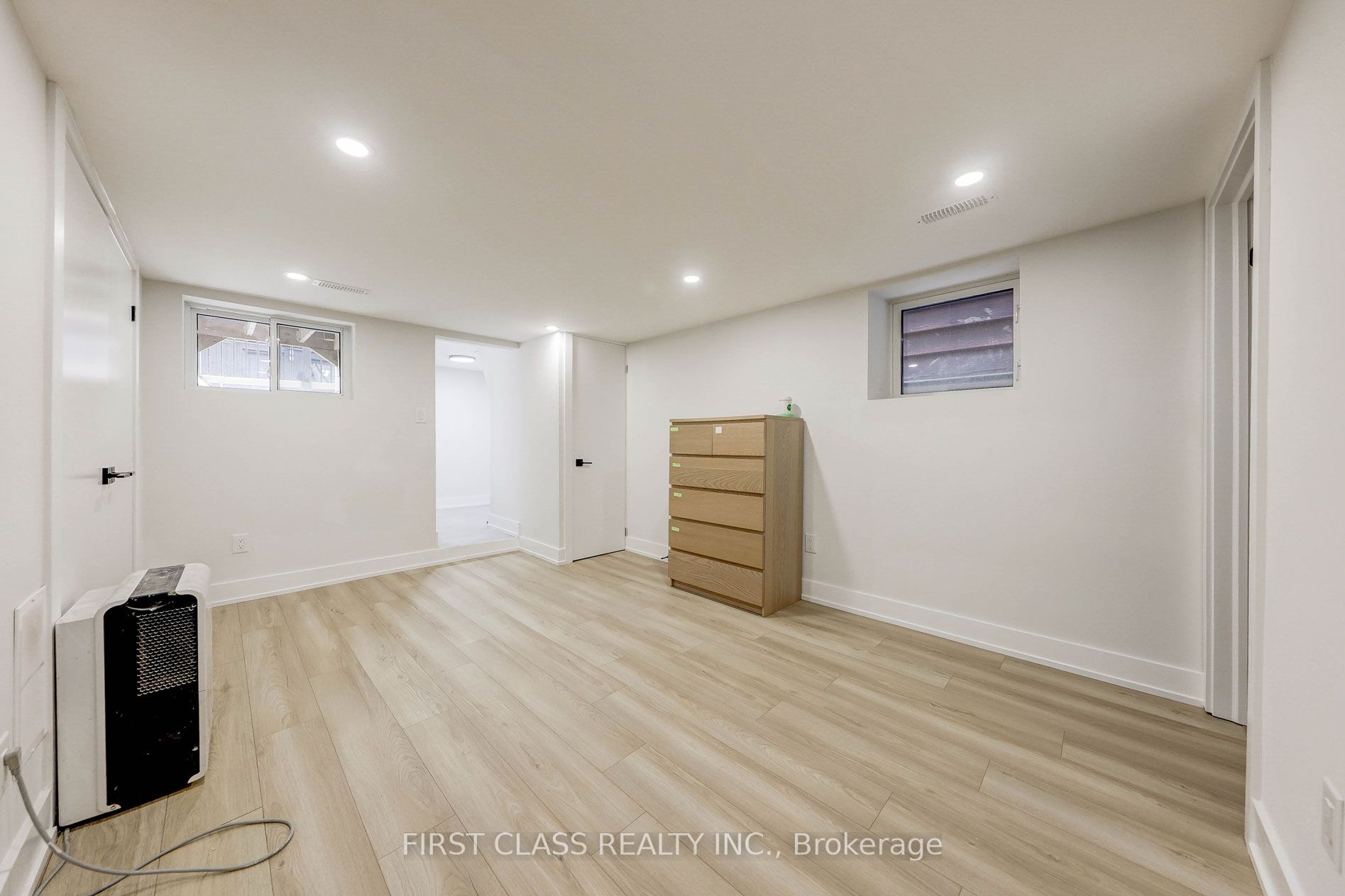 431 Roxton Road Property Photo 32
