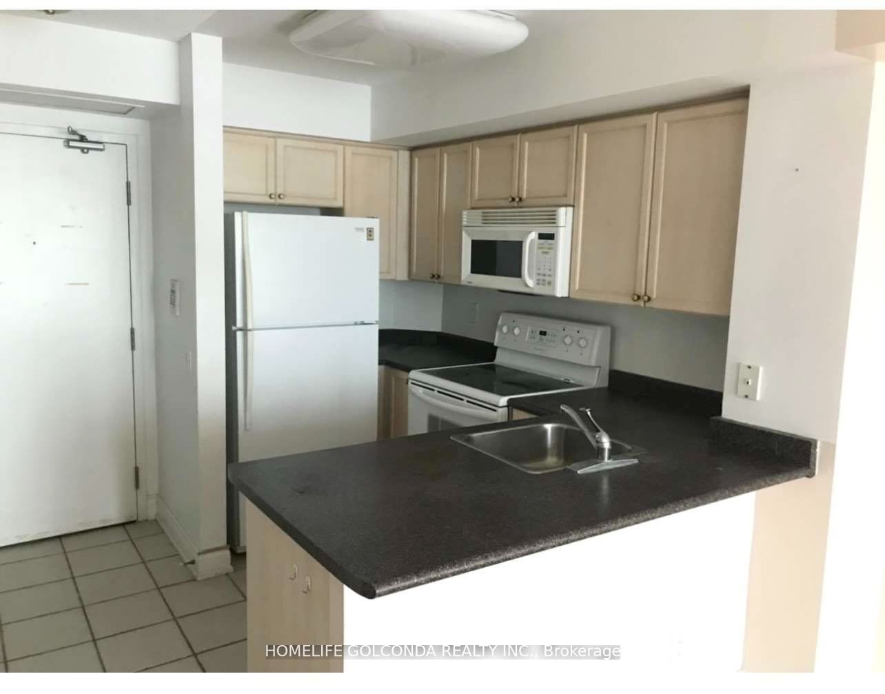 28 Harrison Garden Boulevard 1109 Property Photo 2