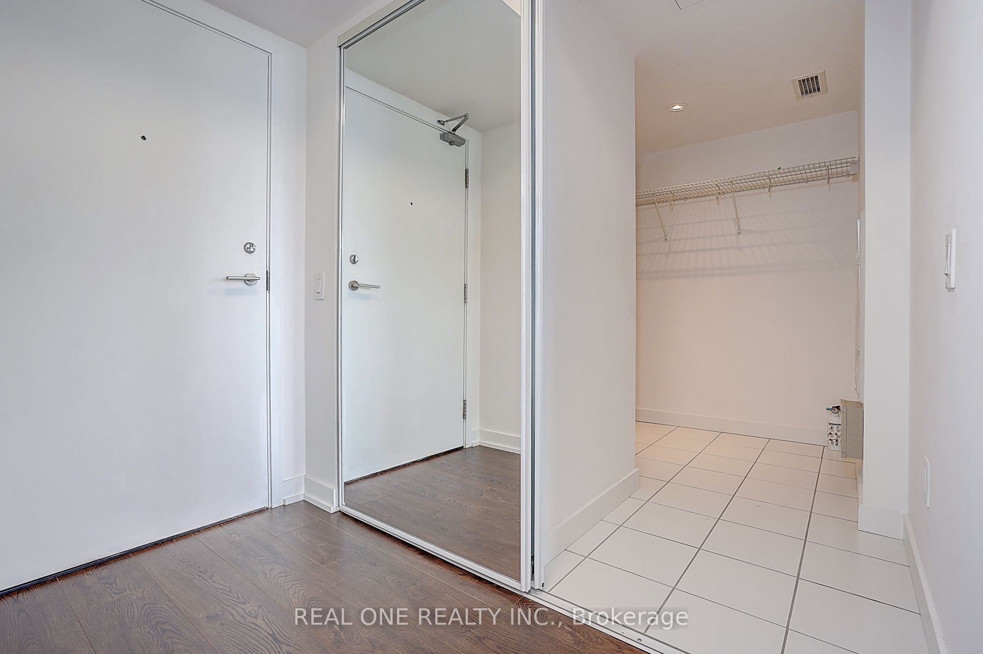 121 Mcmahon Drive 1501 Property Photo 8