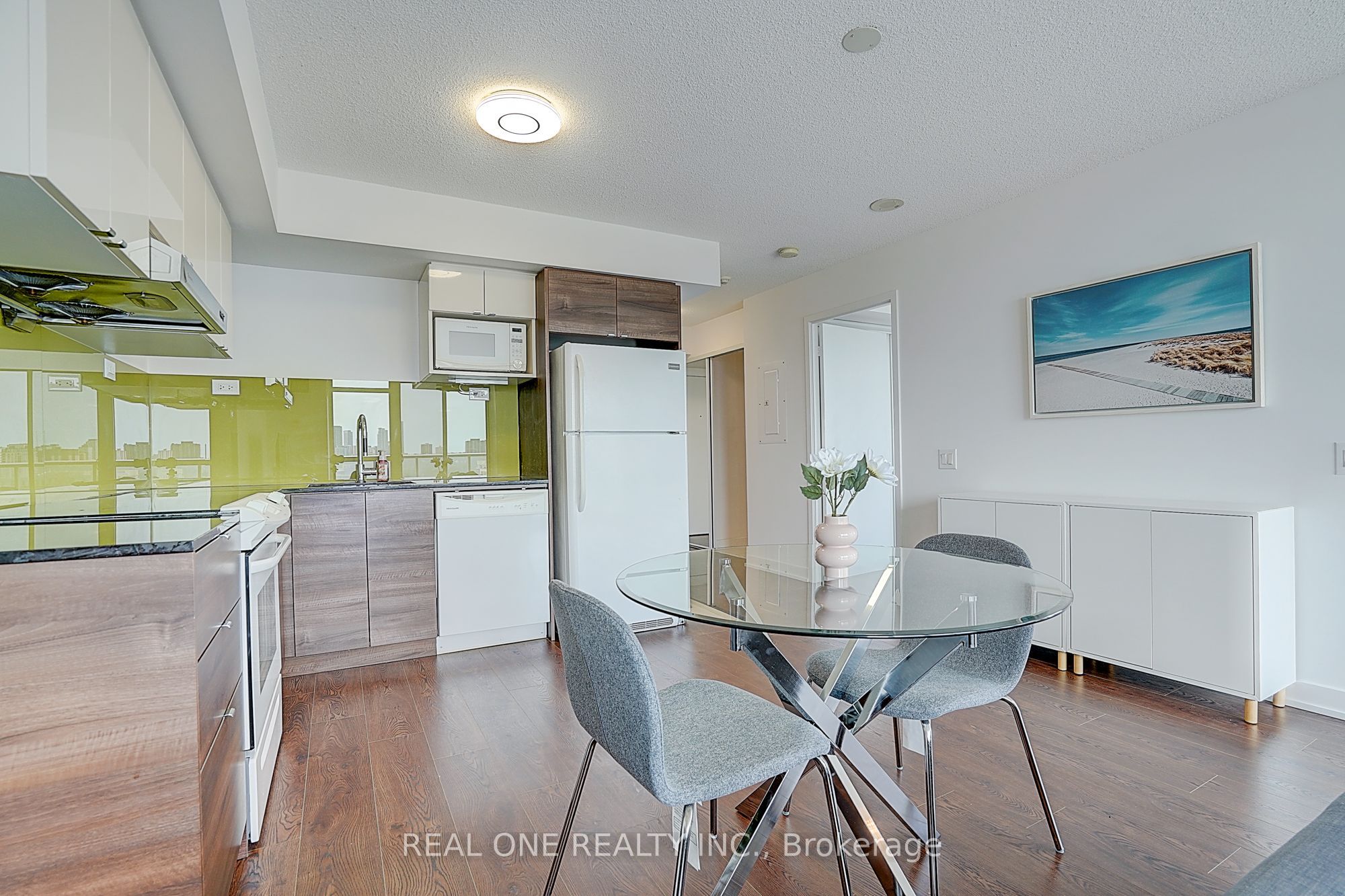 121 Mcmahon Drive 1501 Property Photo 14